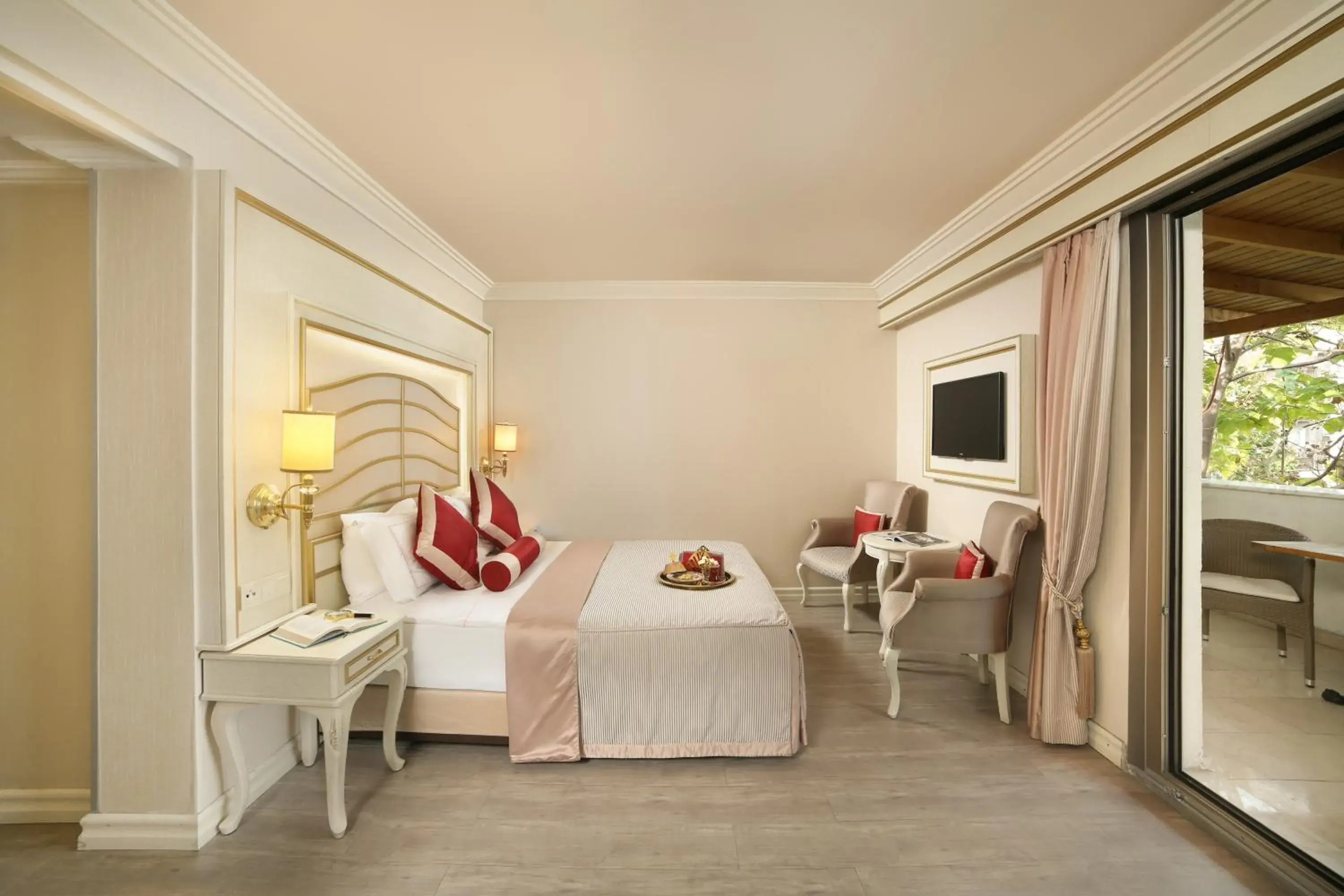 Deluxe Double or Twin Room with Balcony in Halifaks Hotel Deluxe Double or Twin Room with Balcony in Halifaks Hotel