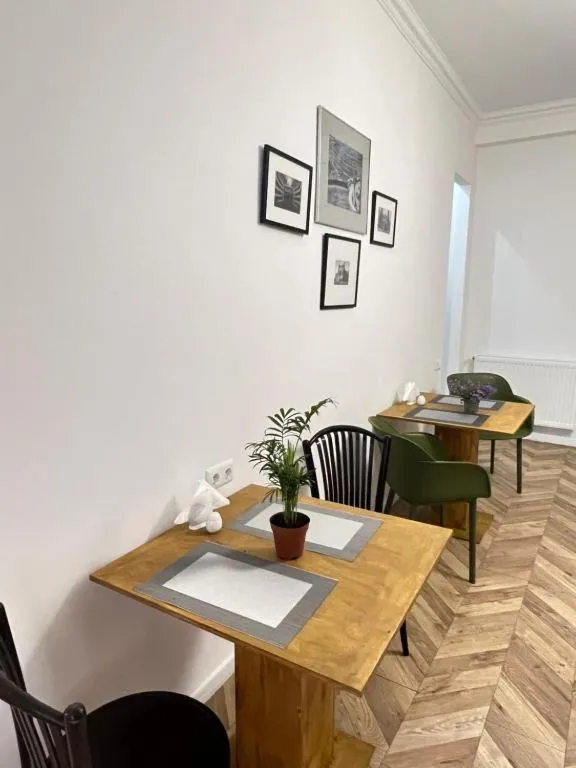 Restaurant/places to eat in Opera Hotel Tbilisi