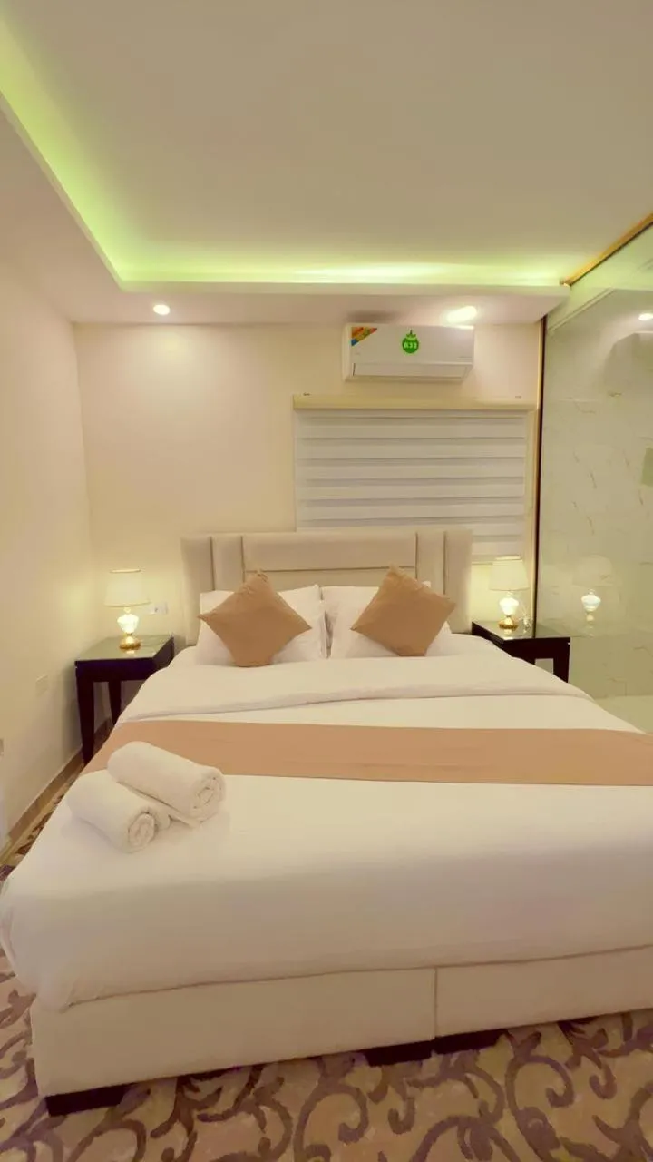 Eighth Wonders Hotel