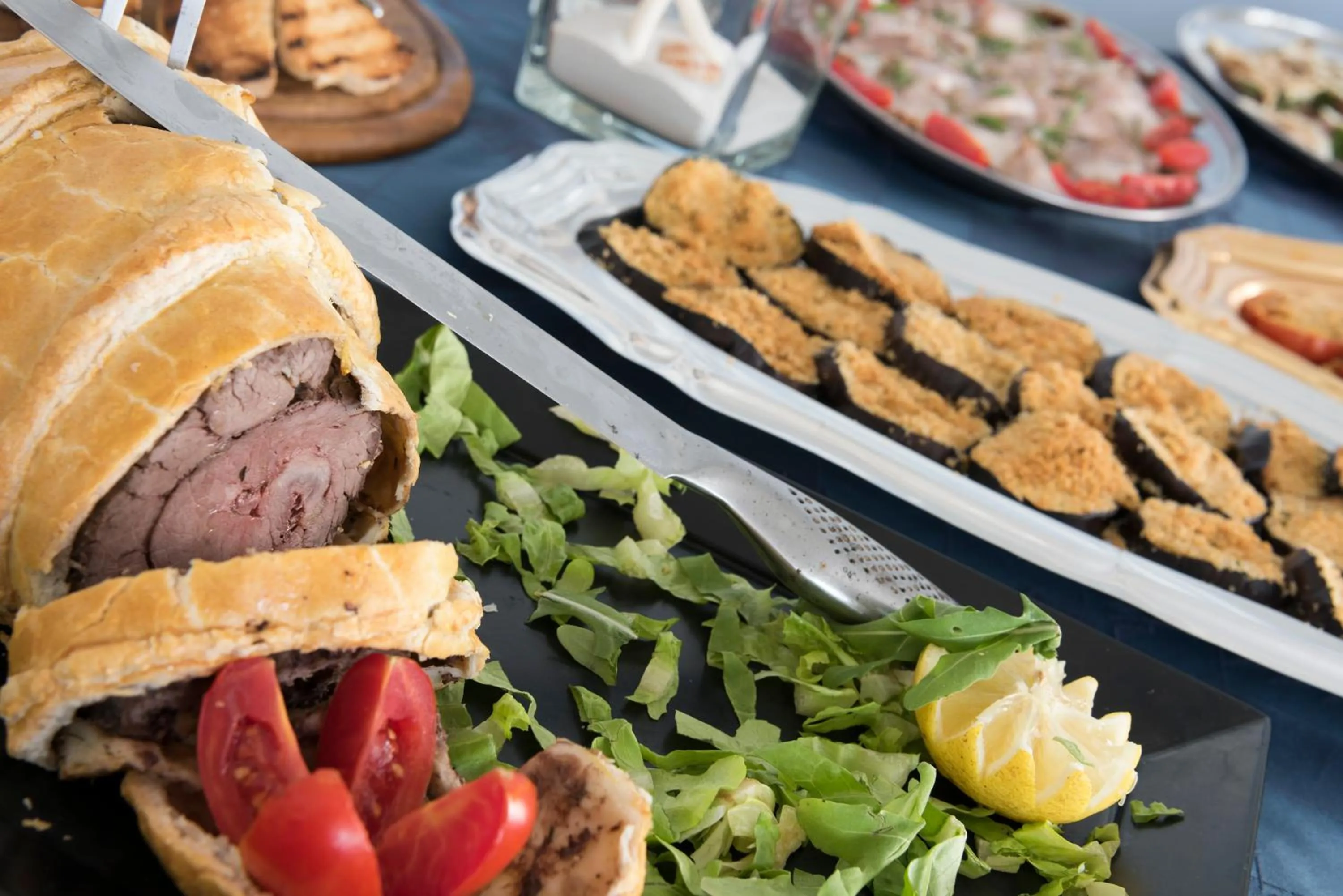 Restaurant/places to eat in Hotel Capitol