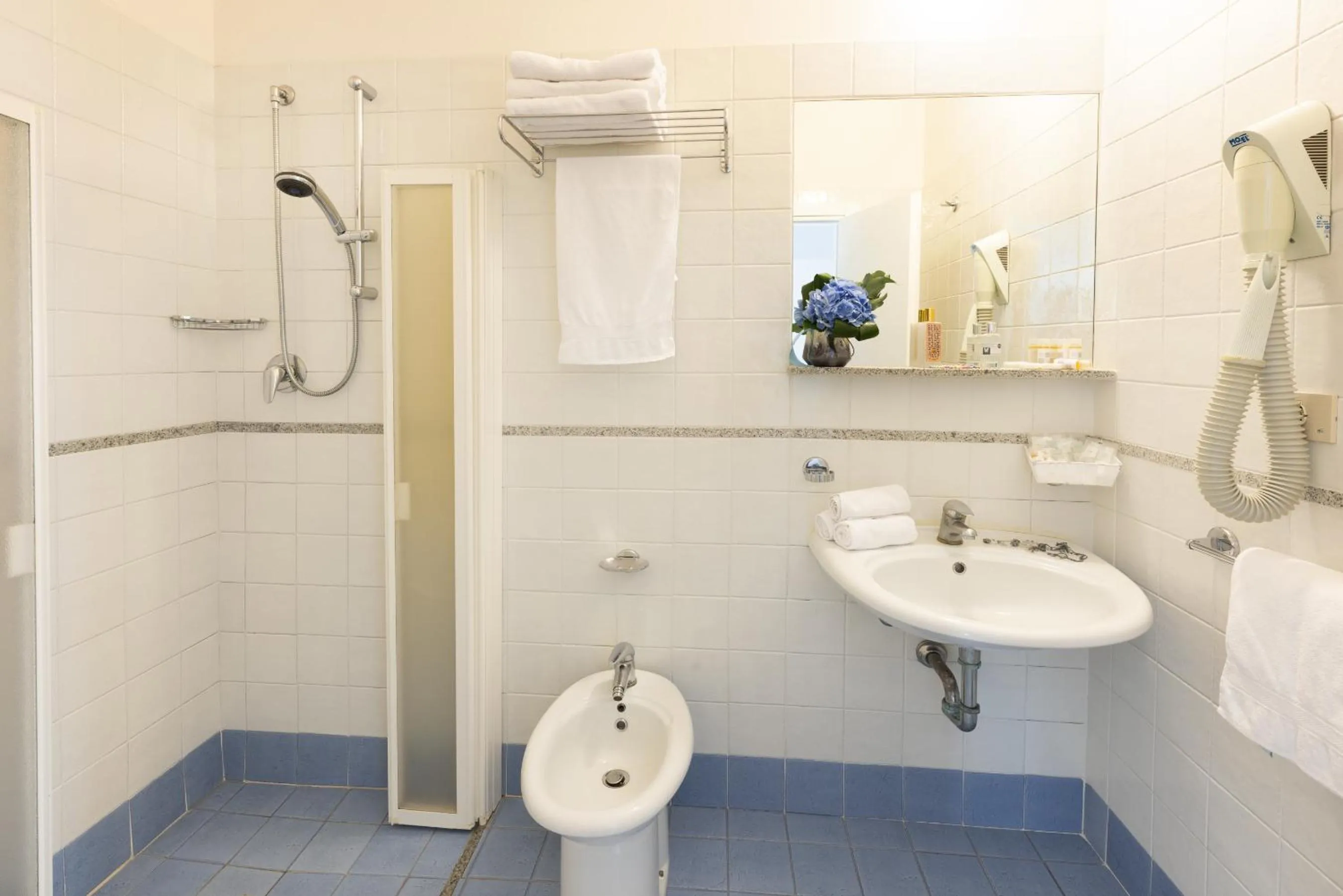 Bathroom in Hotel Capitol