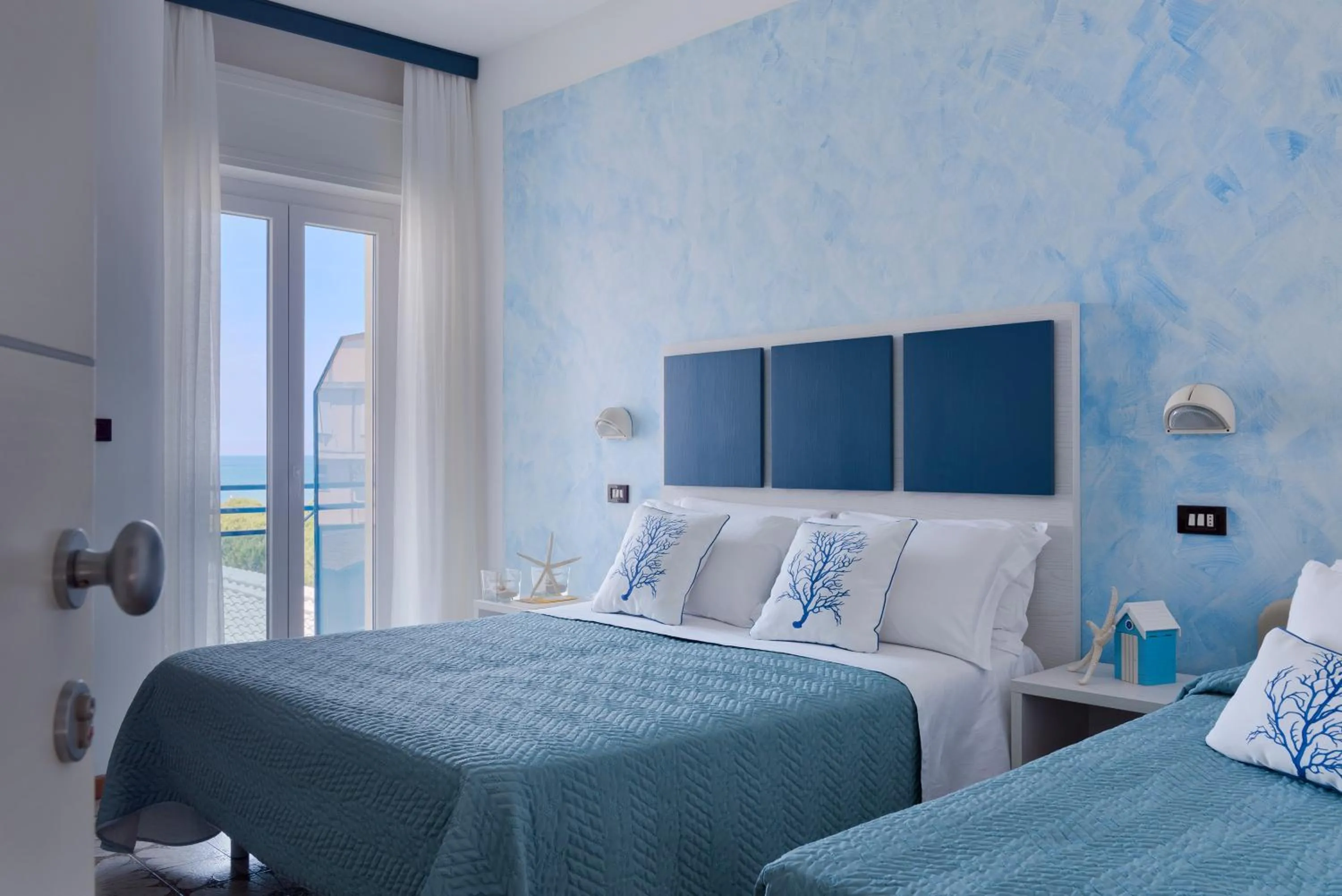 Bed in Hotel Capitol