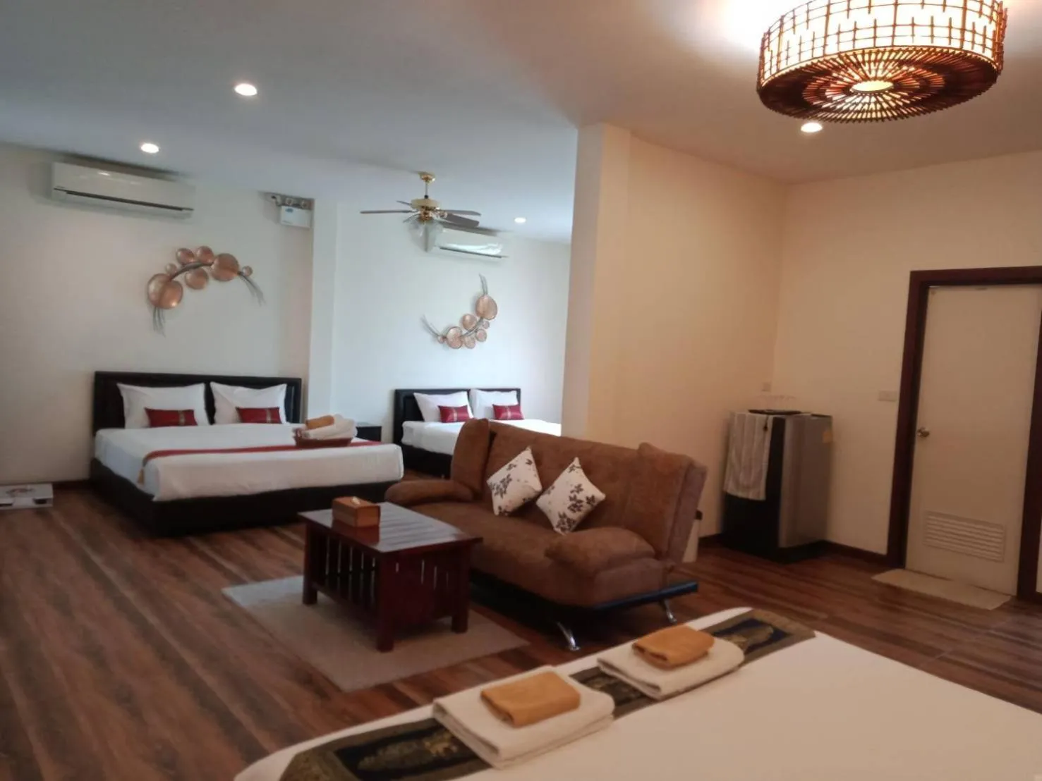 Living room, Bed in QG Resort