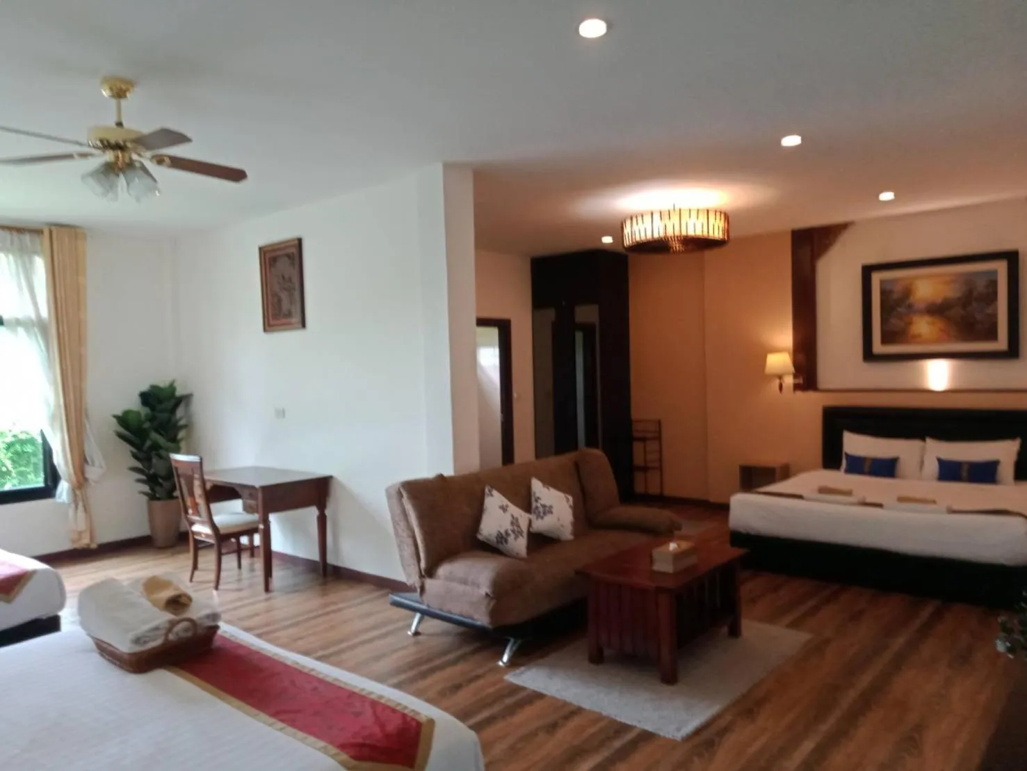 Living room, Bed in QG Resort