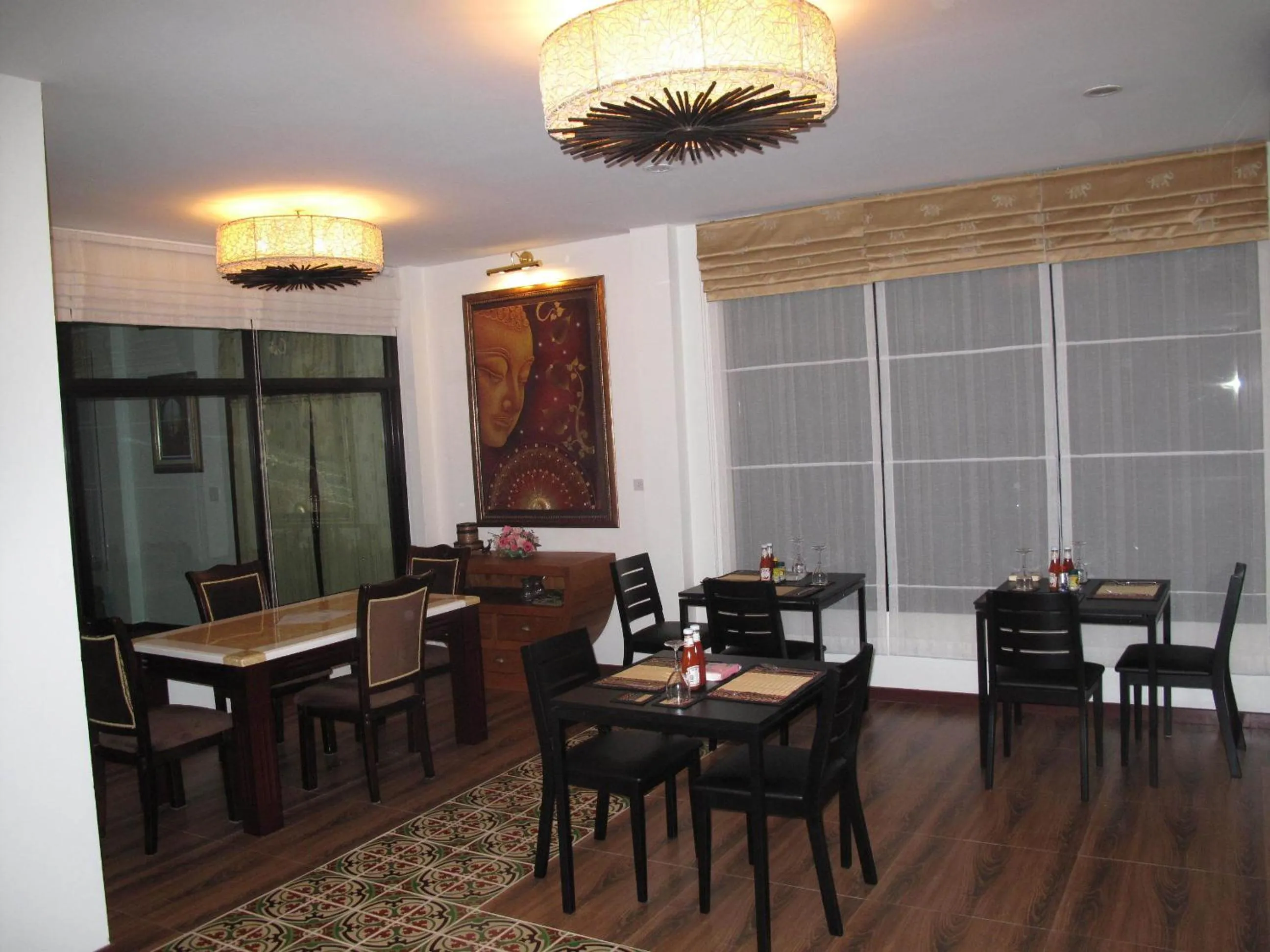 Restaurant/places to eat in QG Resort