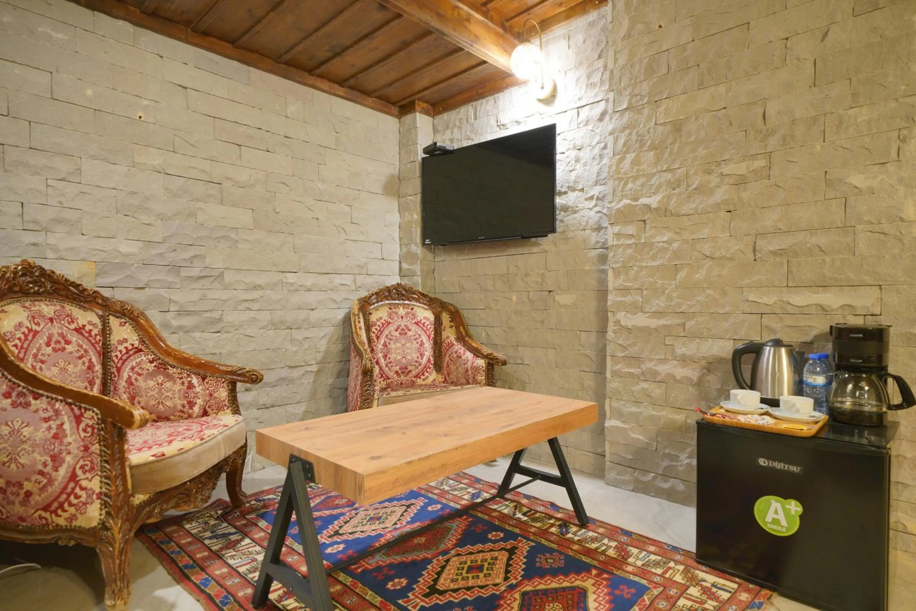 TV and multimedia in Goreme Cave Rooms&Pool