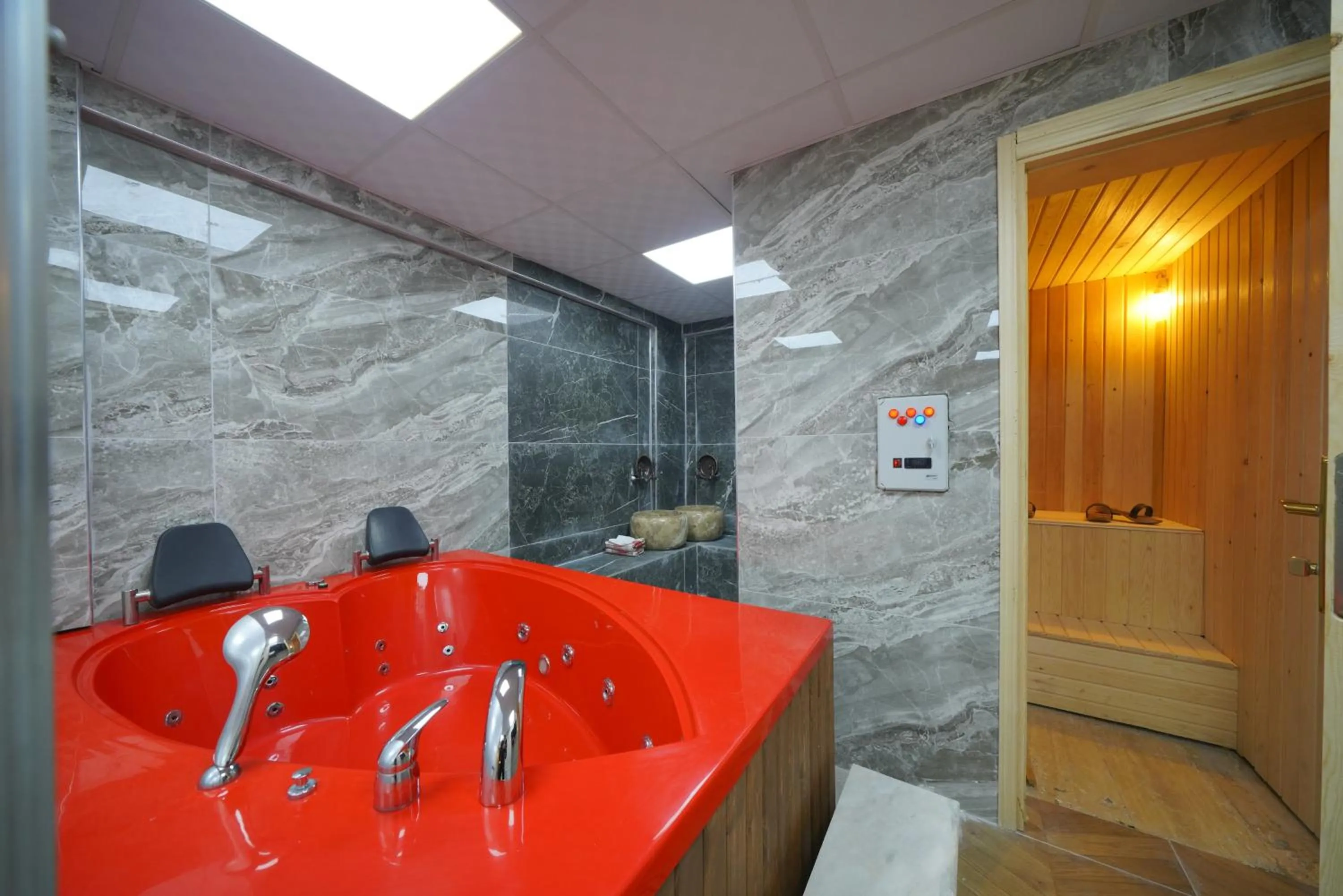 Hot Tub in Goreme Cave Rooms&Pool