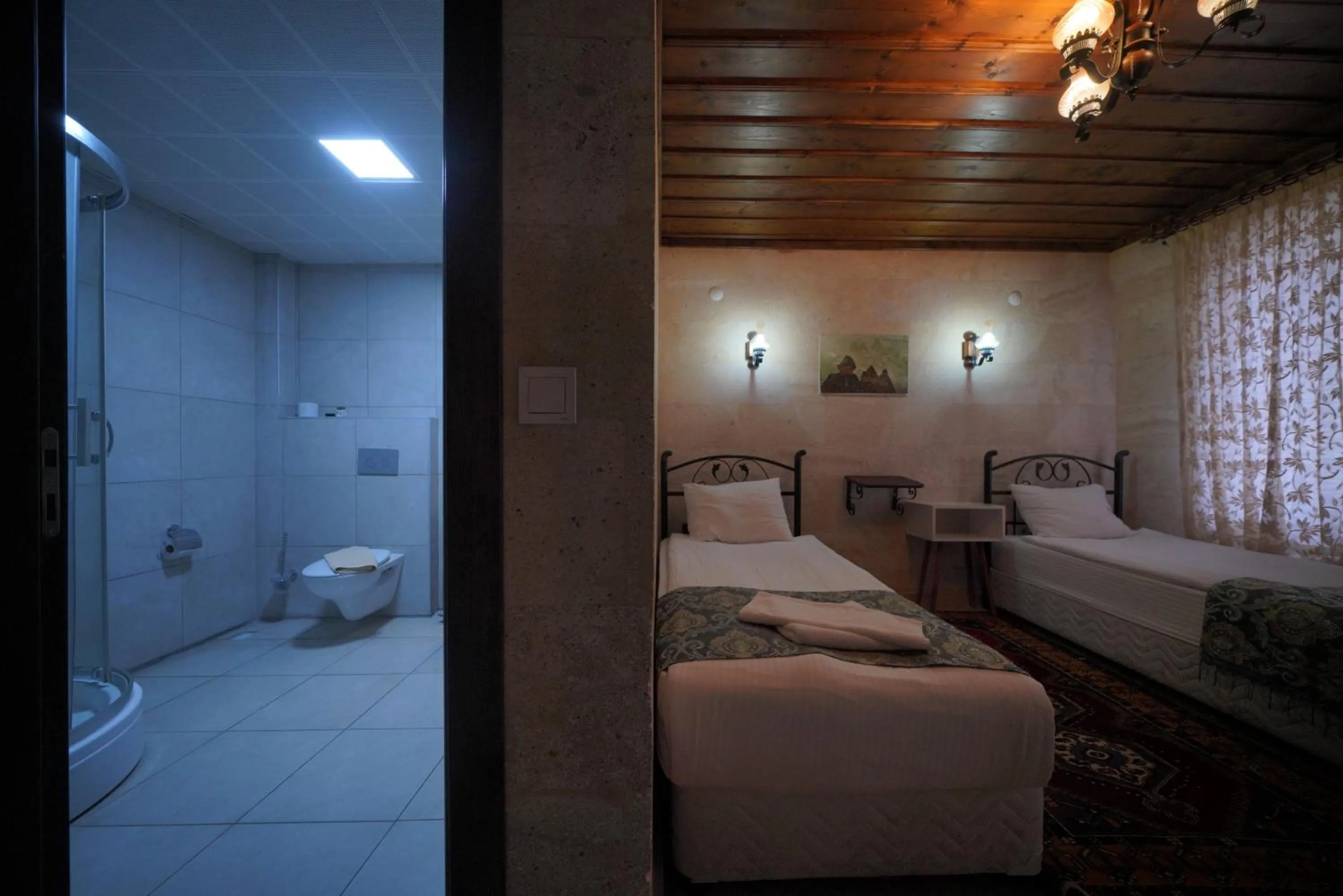 Toilet, Bed in Goreme Cave Rooms&Pool