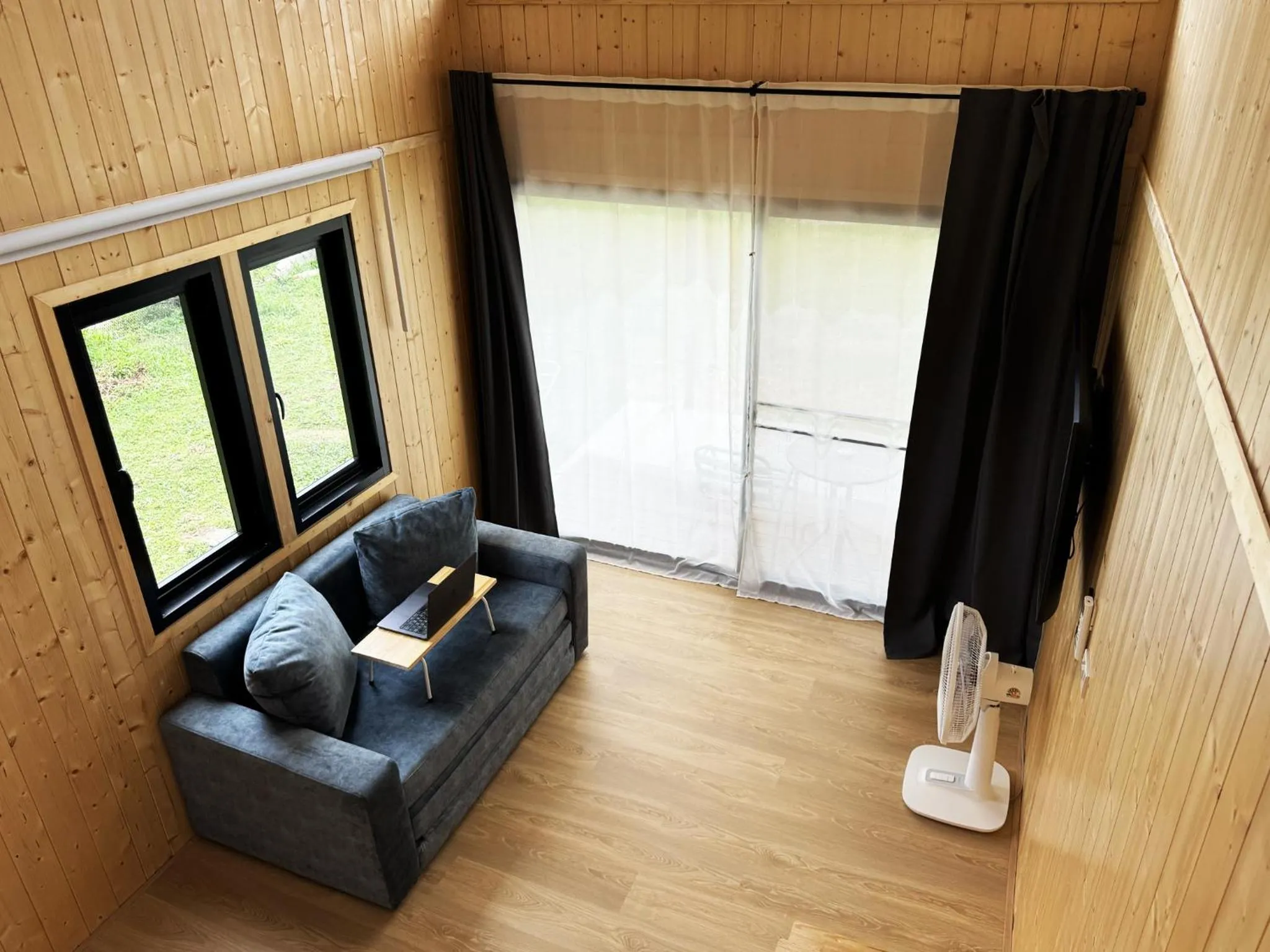 Communal lounge/ TV room in Abrite House - Tiny House Koh Lanta