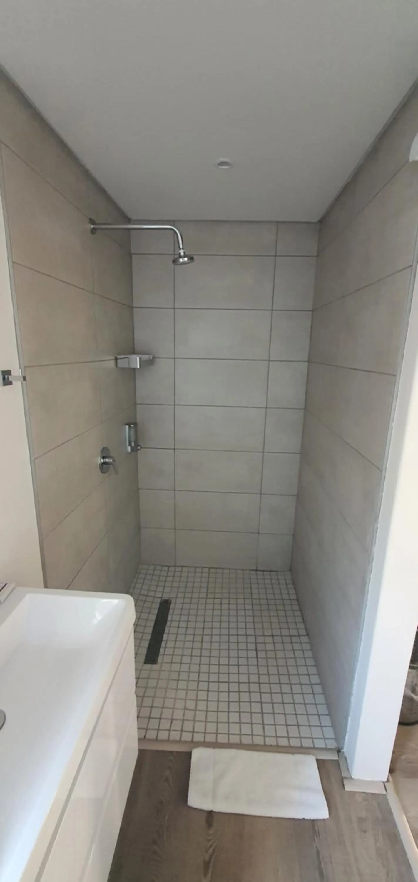 Shower in Acacia Lodge