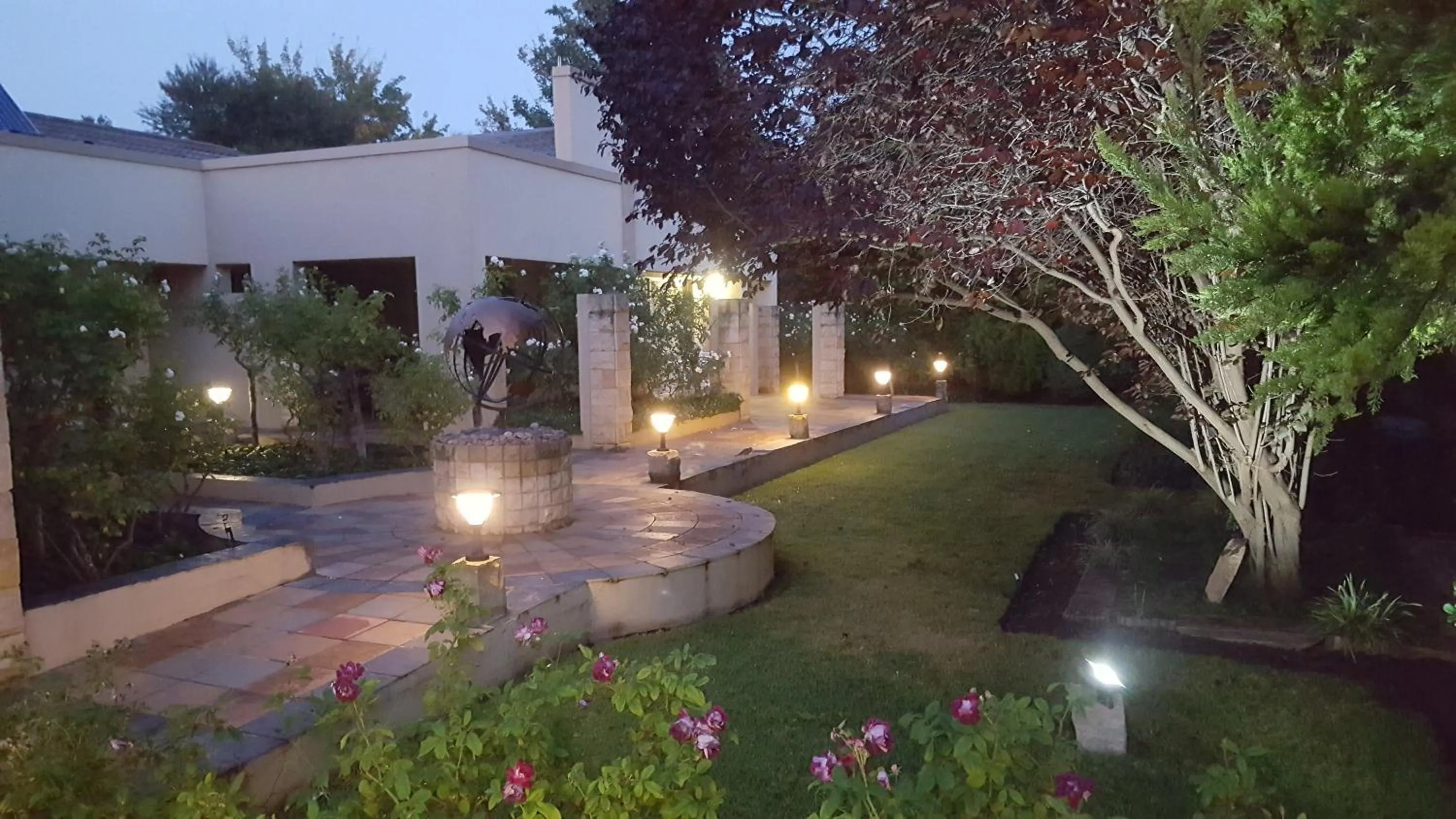 Garden in Acacia Lodge