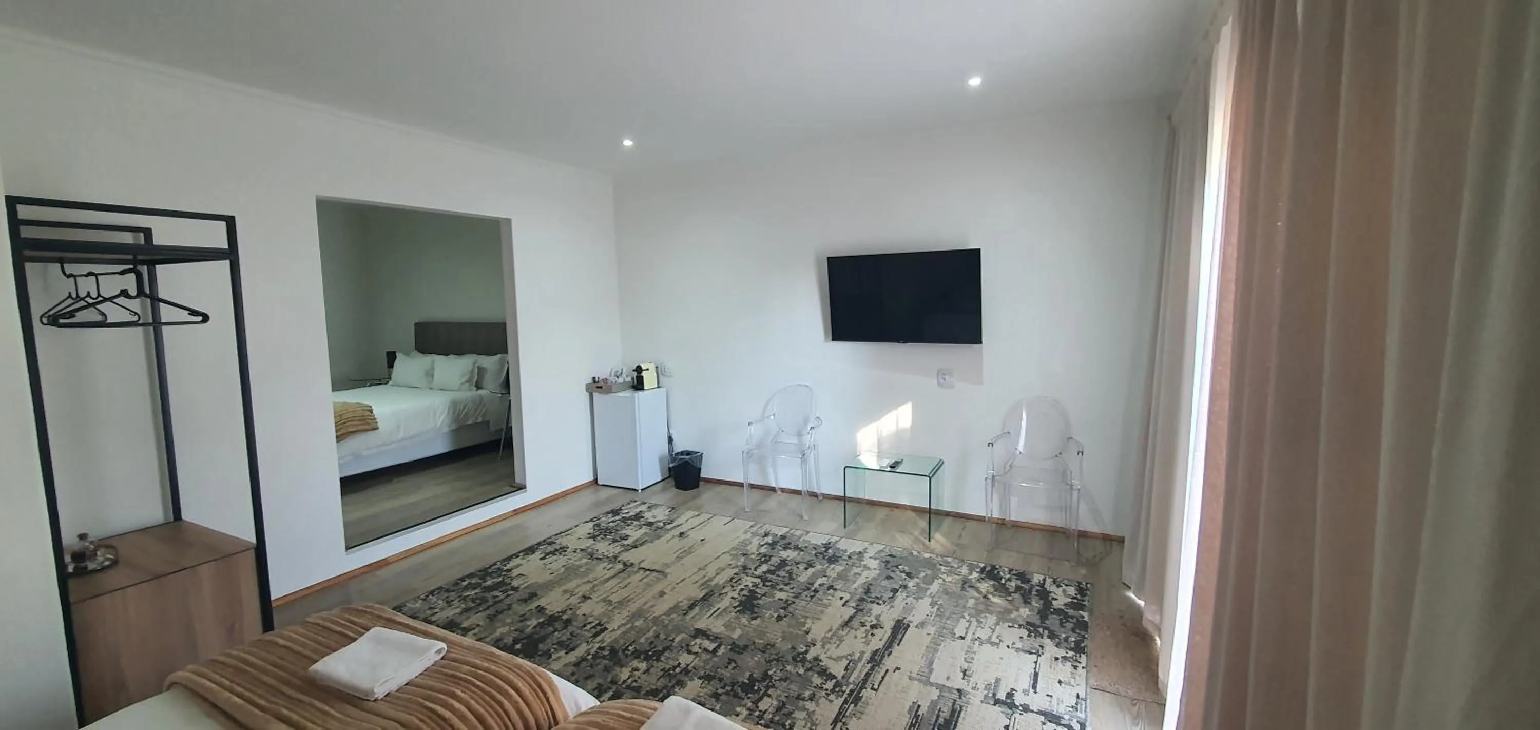 TV and multimedia, Bed in Acacia Lodge