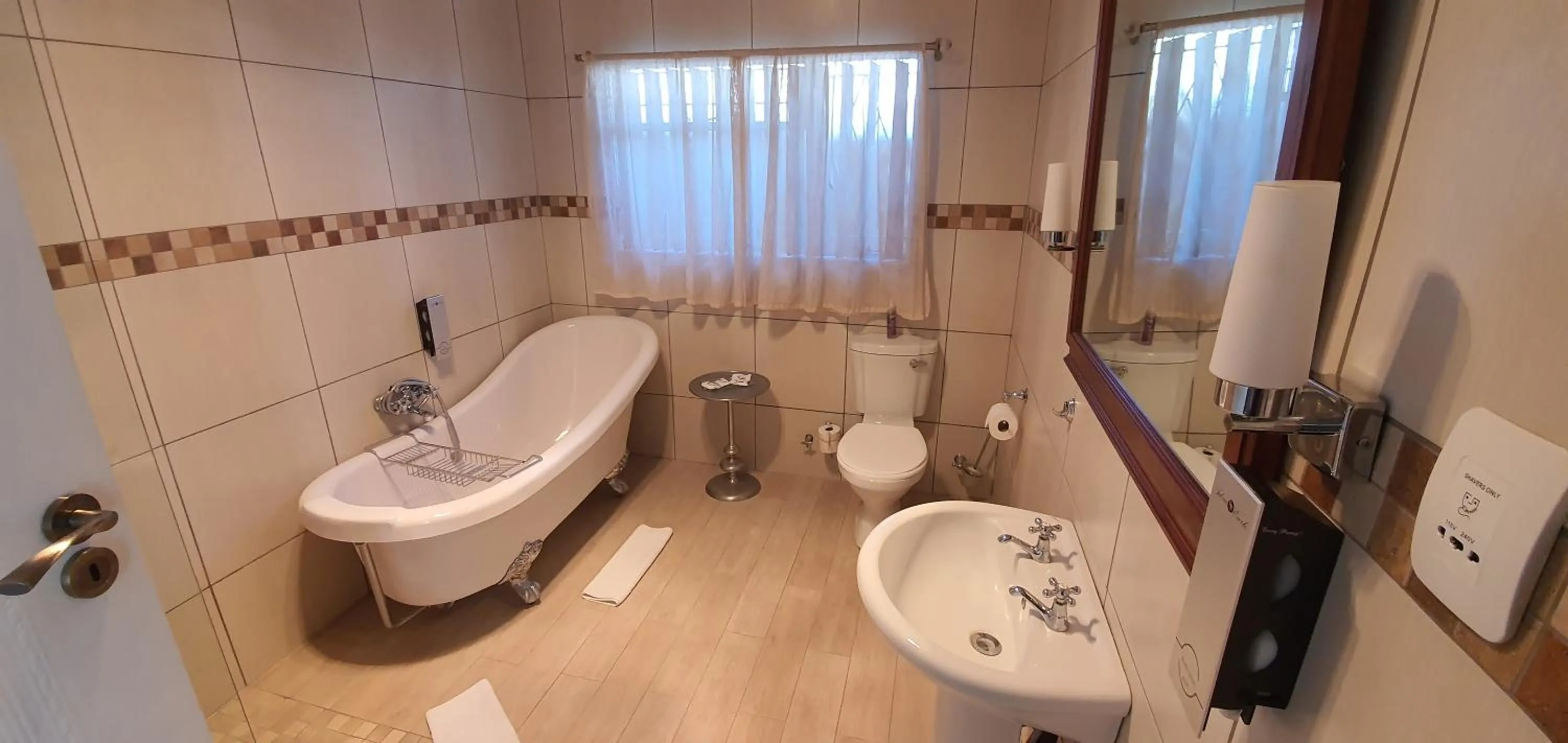 Bathroom in Acacia Lodge