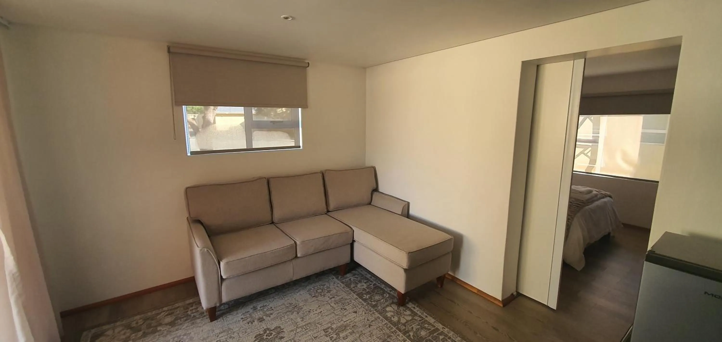 Living room in Acacia Lodge