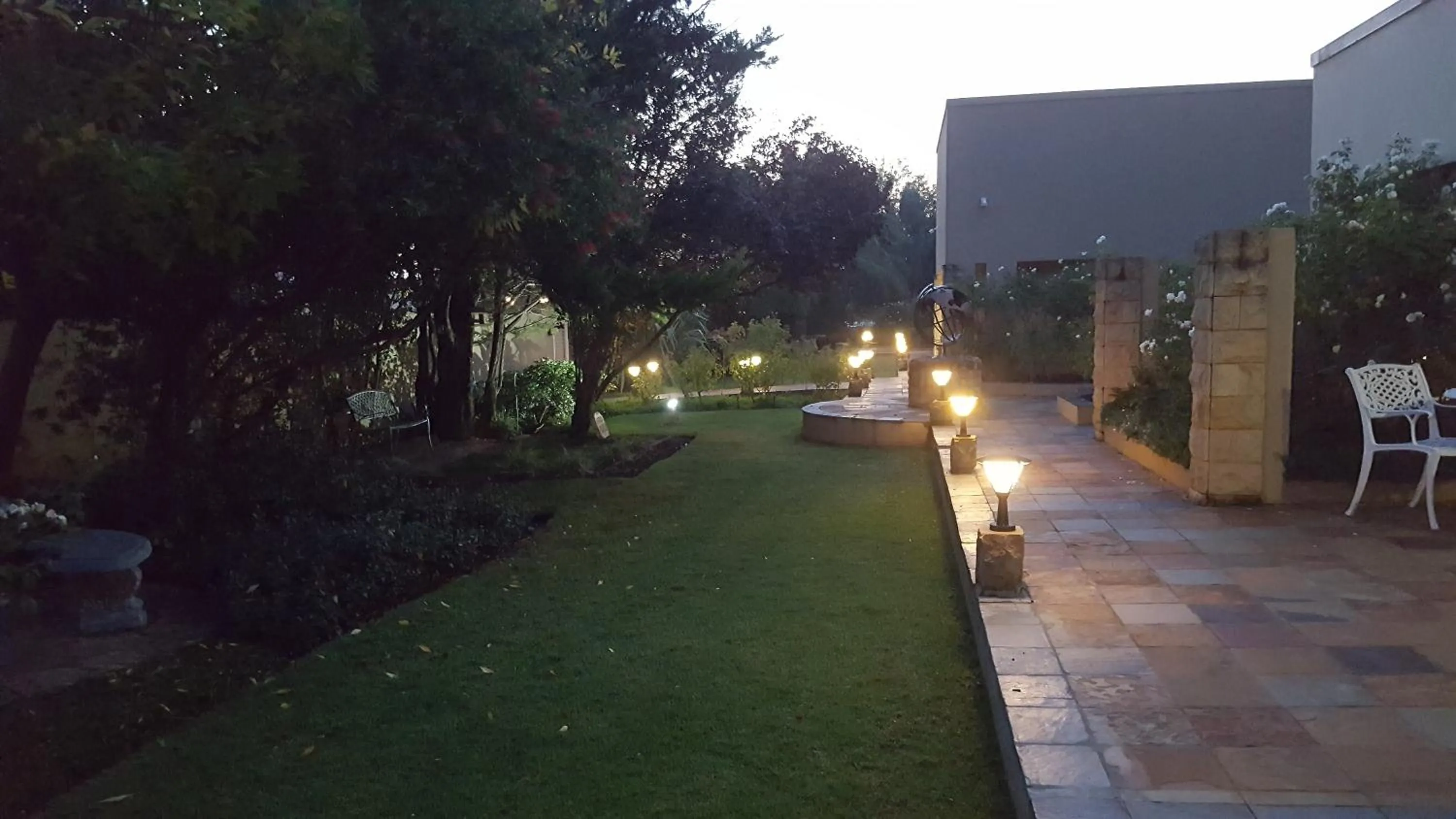 Garden in Acacia Lodge