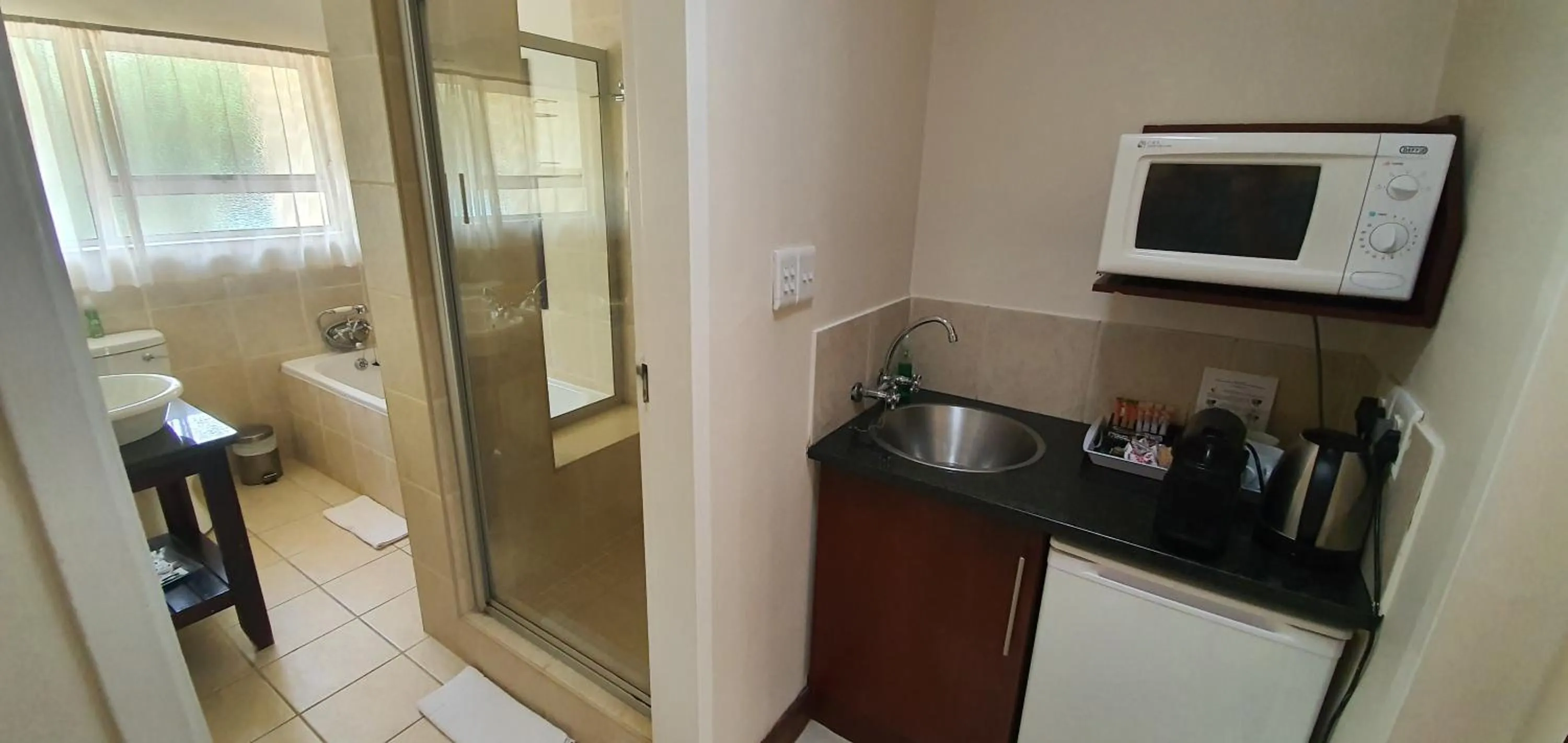 Bathroom in Acacia Lodge