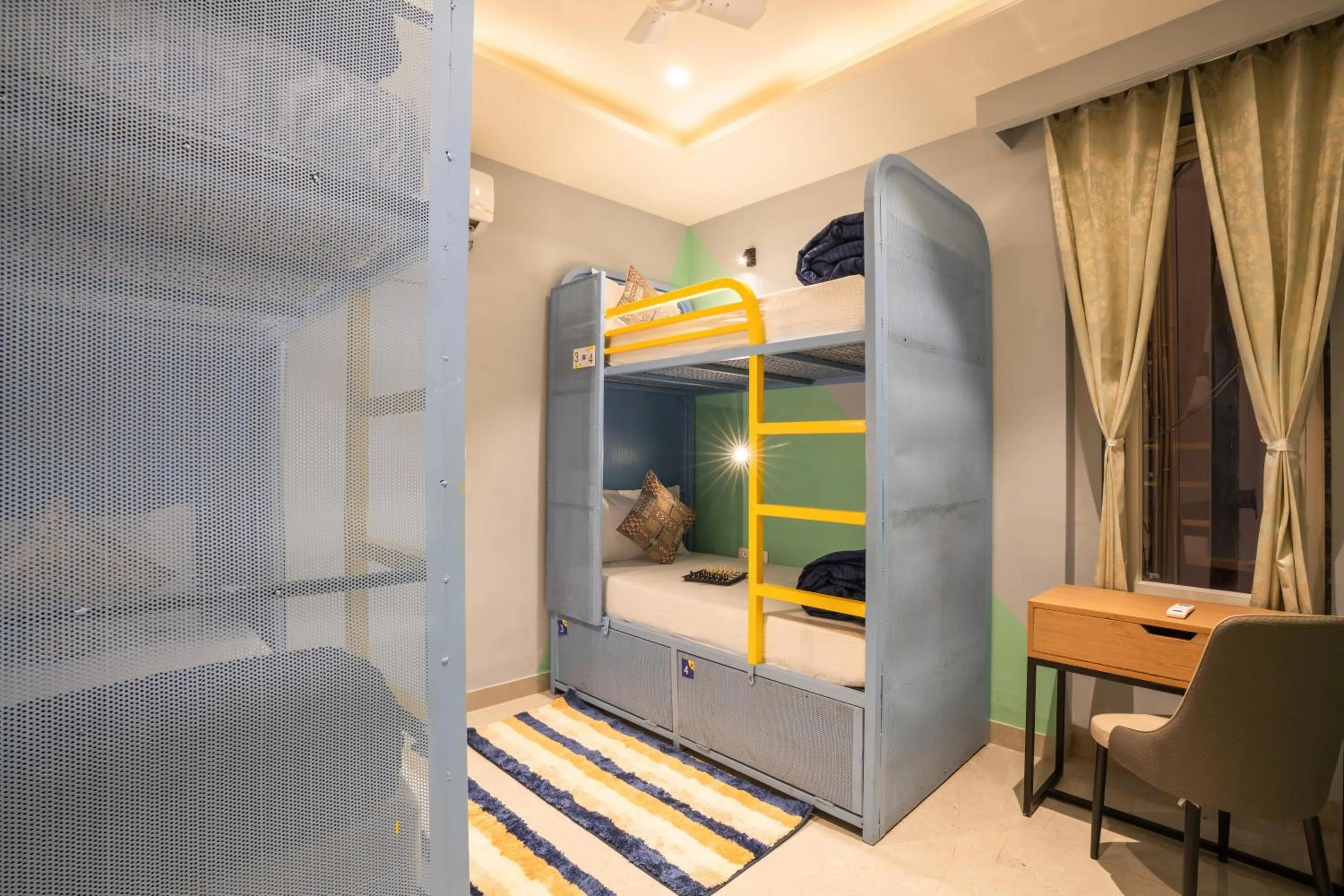 Bed in Shalom Backpackers Jaipur