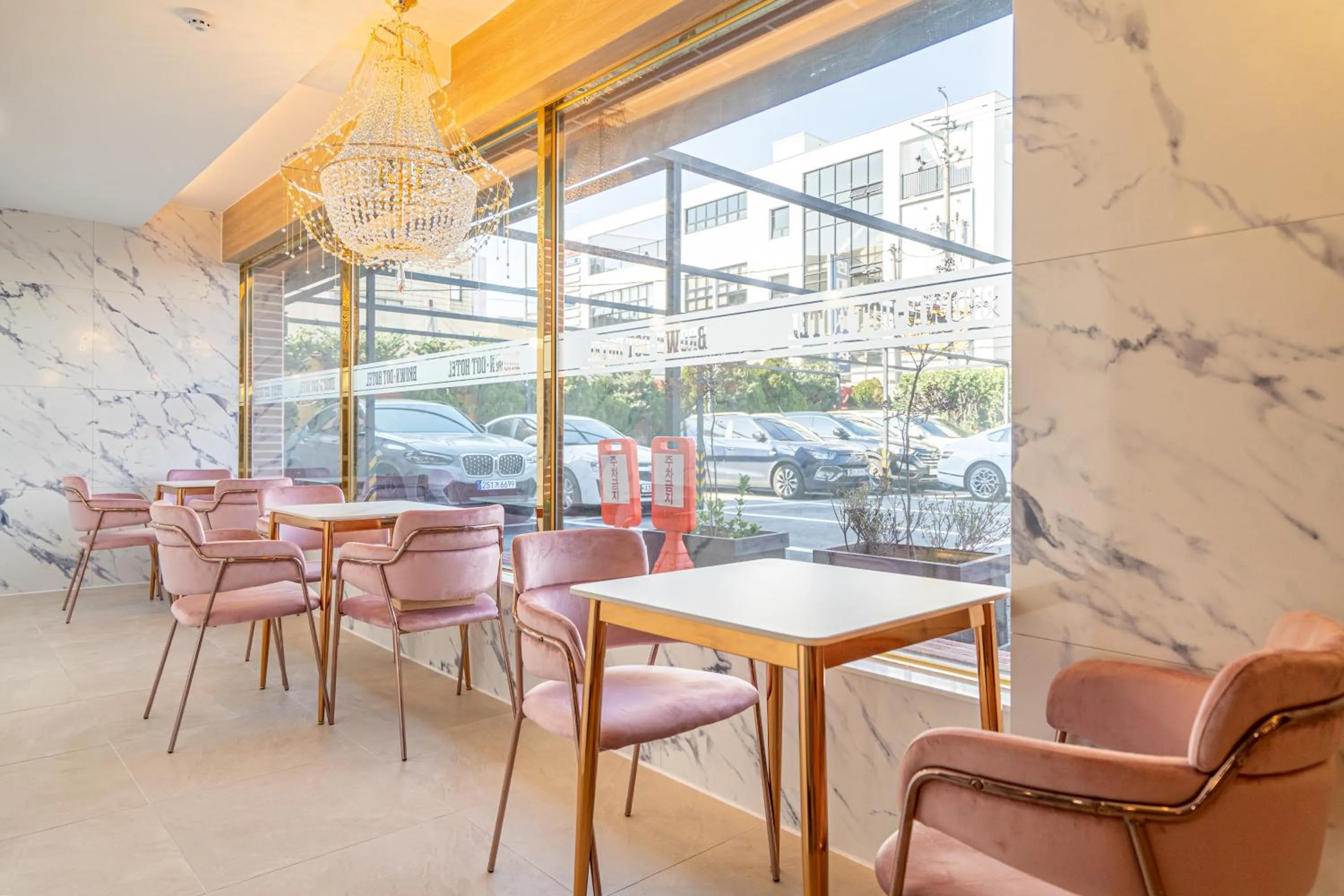 Seating area in Browndot hotel Gimhae cityhall