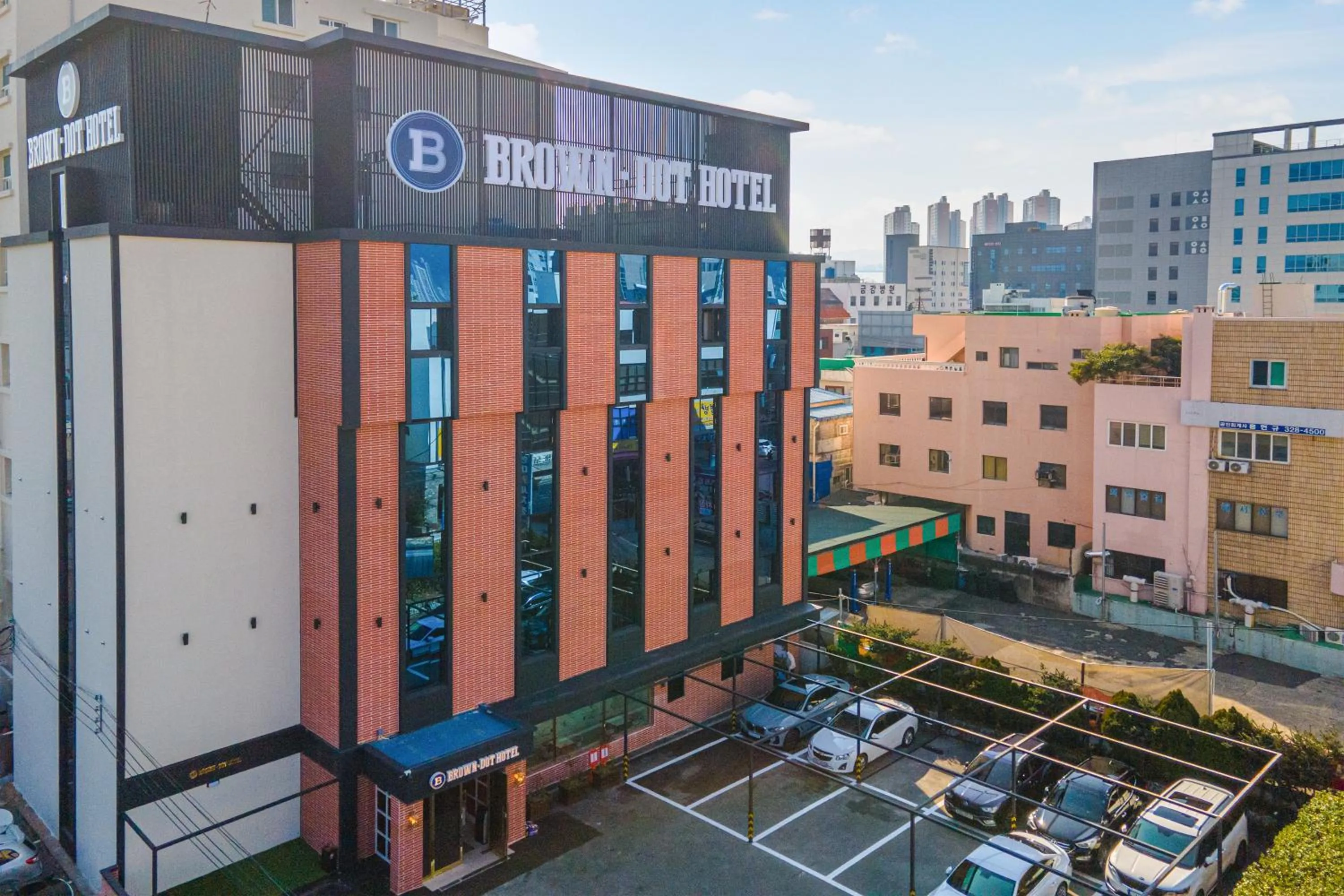 Property building in Browndot hotel Gimhae cityhall