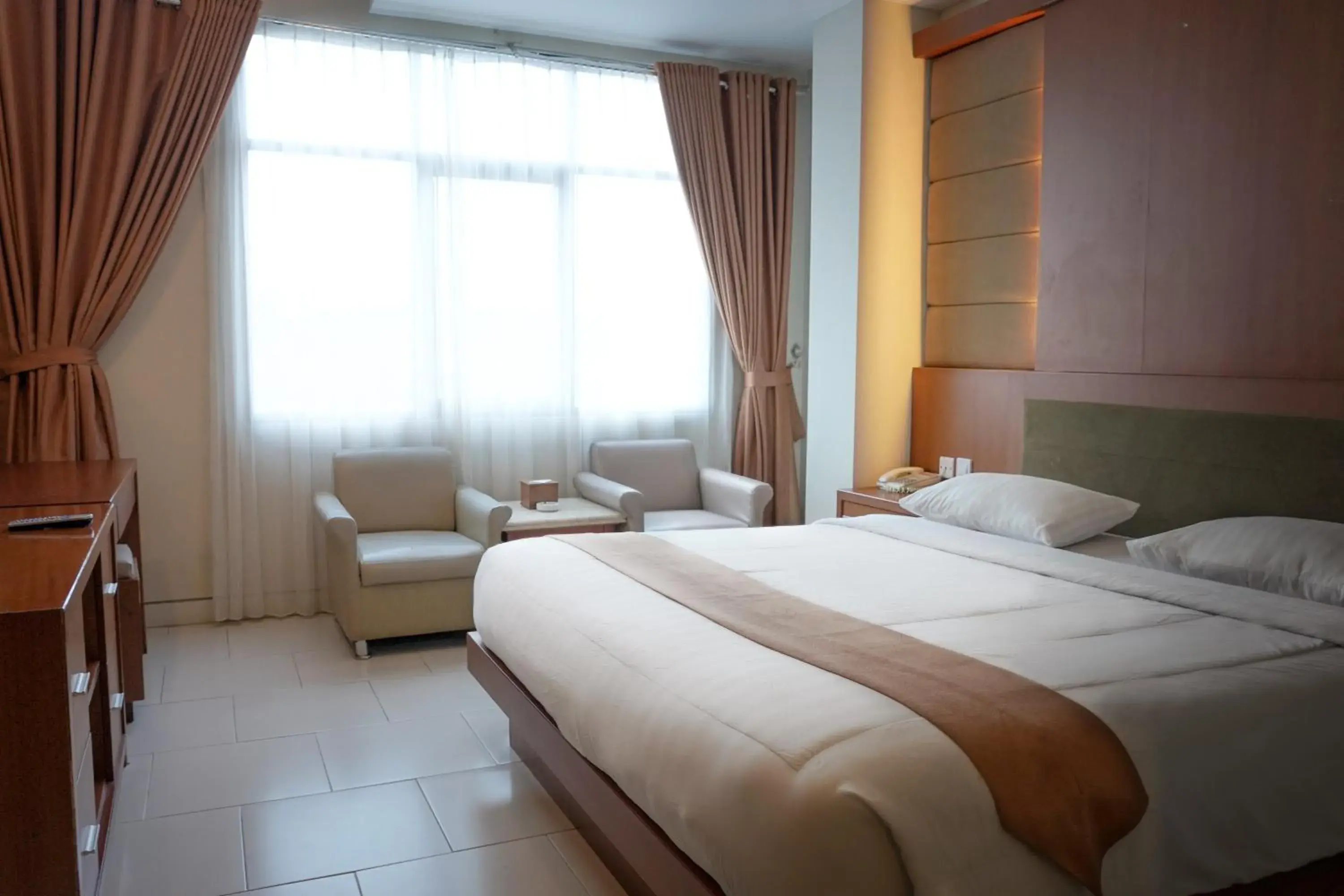 Bed in Arinas Hotel Bed in Arinas Hotel