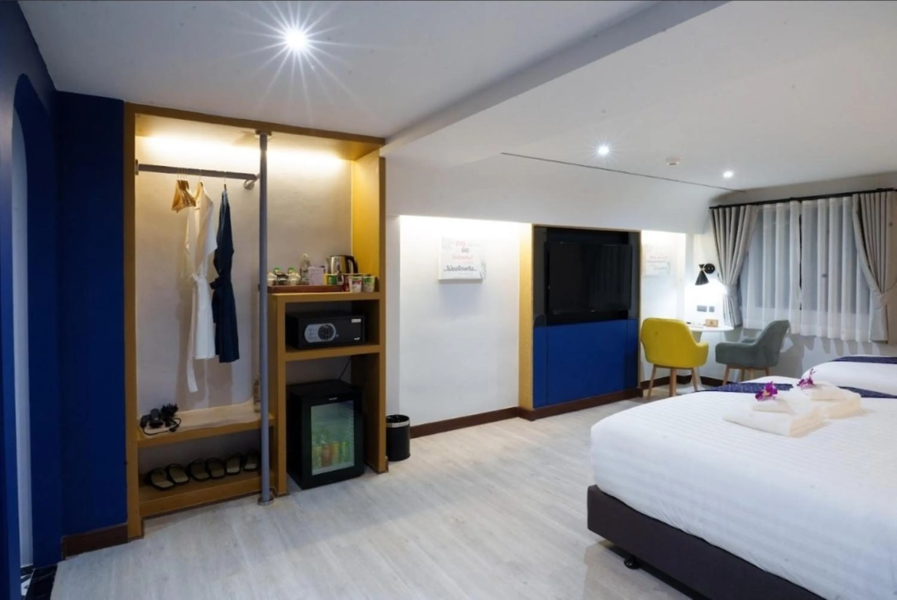 Bed in Khota Hill Hotel