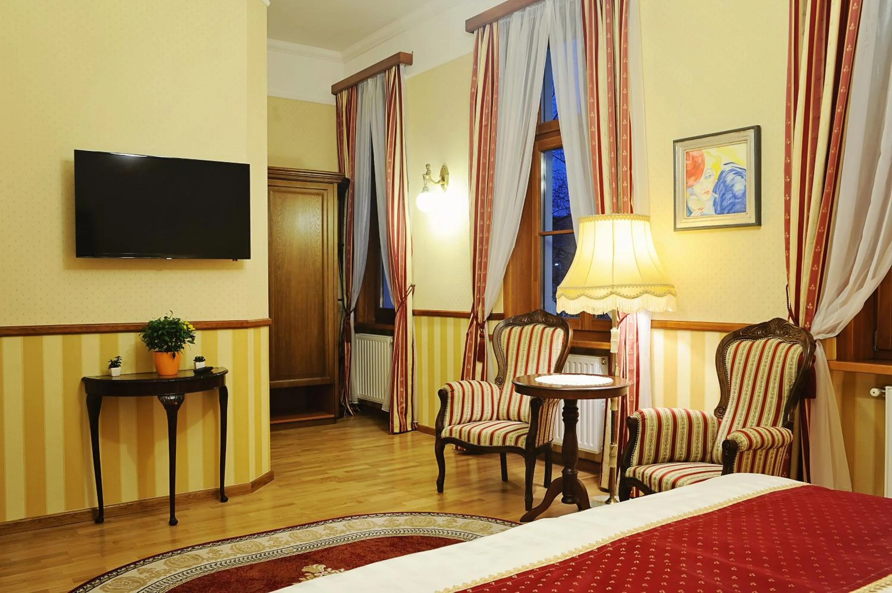 Decorative detail, Bed in Szekszárd Szálló