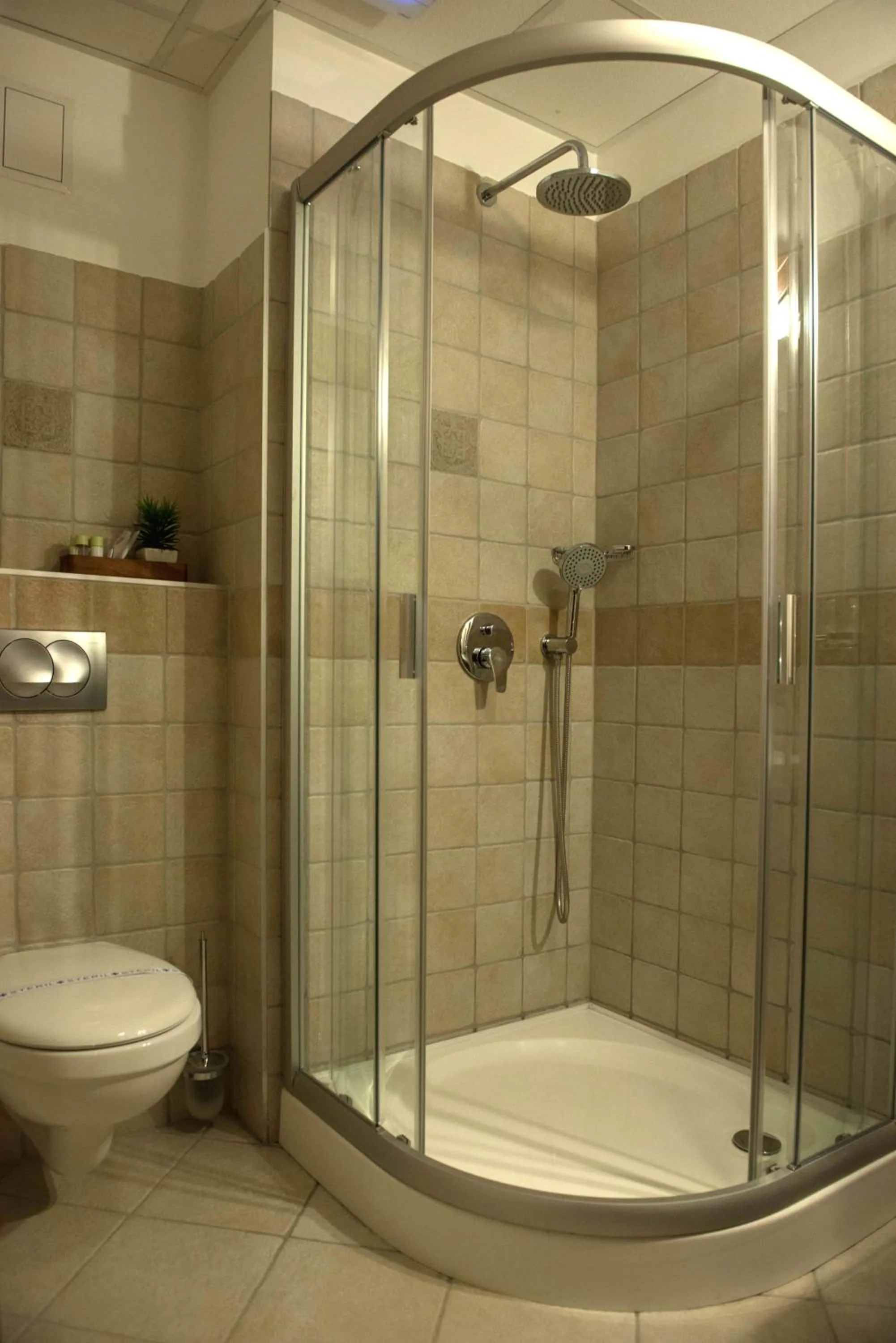Bathroom in Szekszárd Szálló