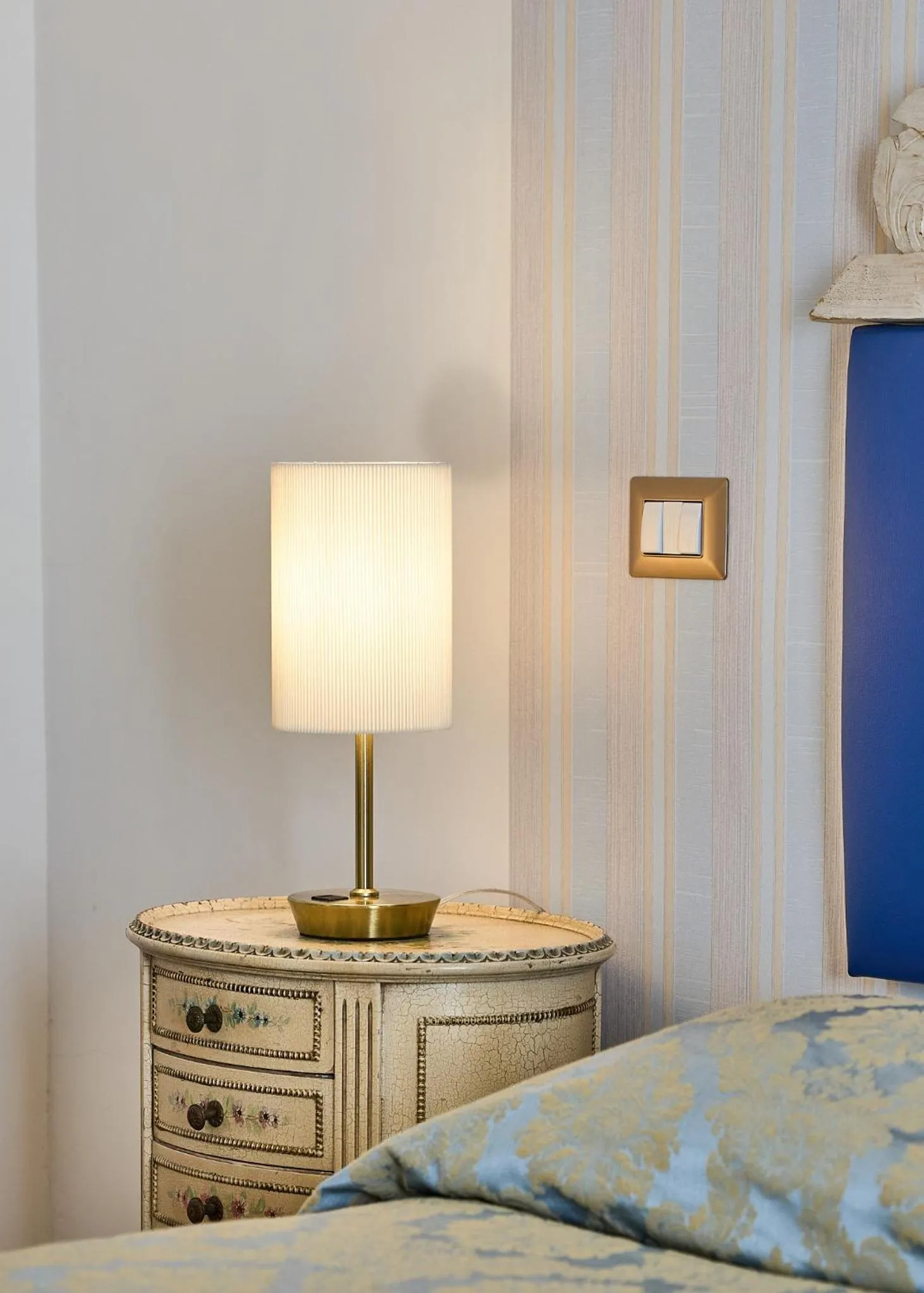 Bedroom, Bed in Merulana Suite Apartment