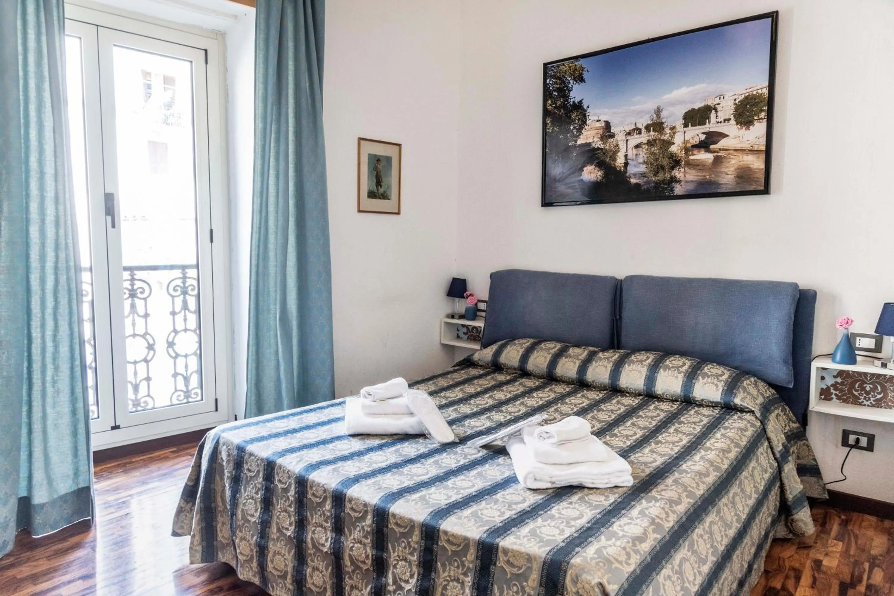 Bedroom, Bed in Merulana Suite Apartment