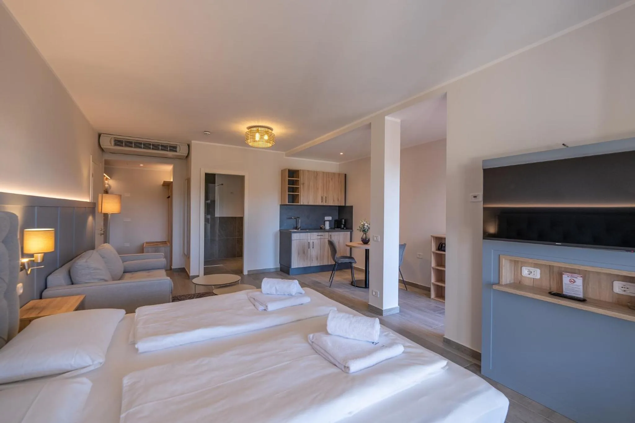 Bedroom, Bed in Il Pelagone Hotel & Golf Resort Toscana