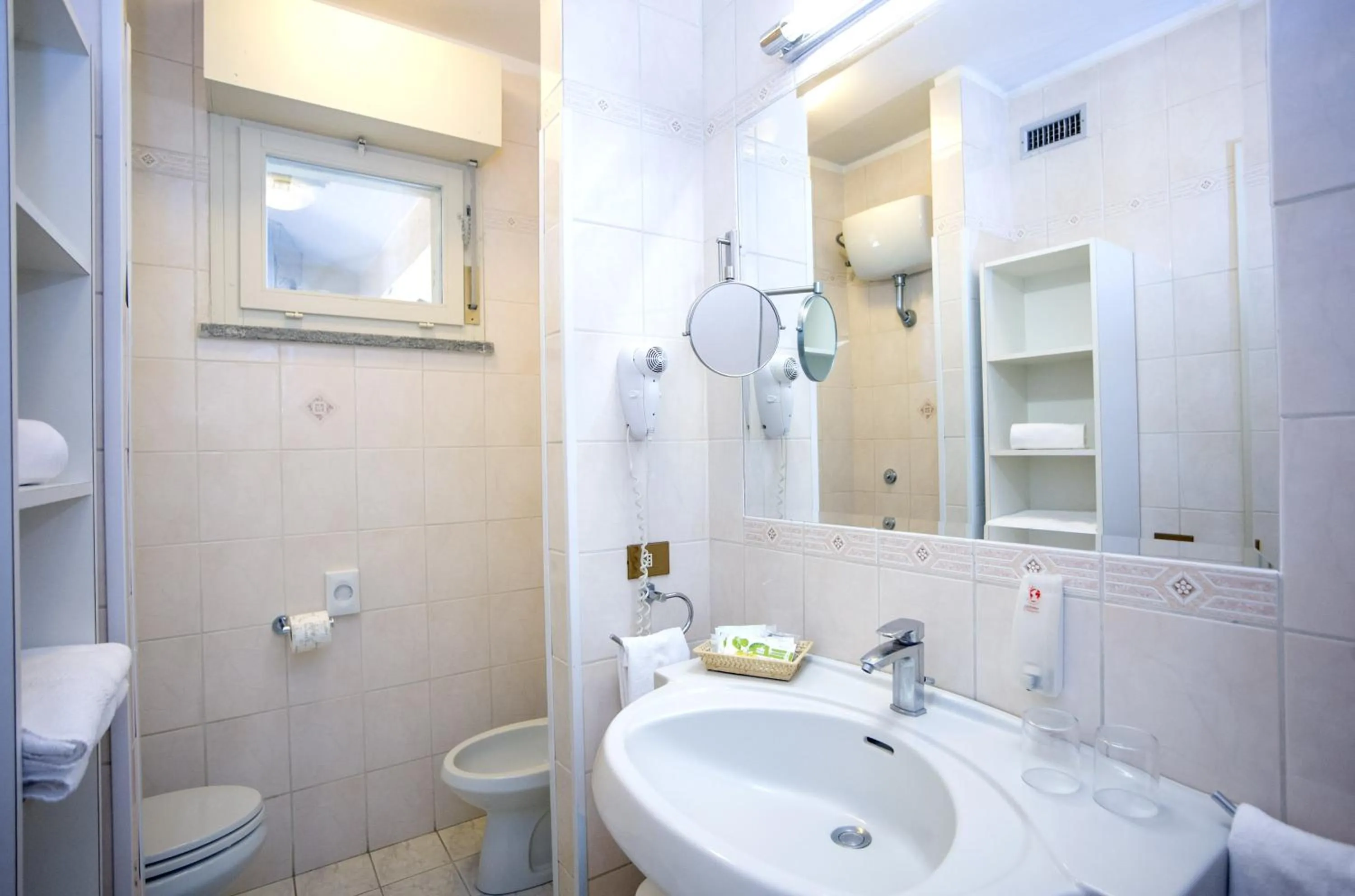 Bathroom in Il Pelagone Hotel & Golf Resort Toscana