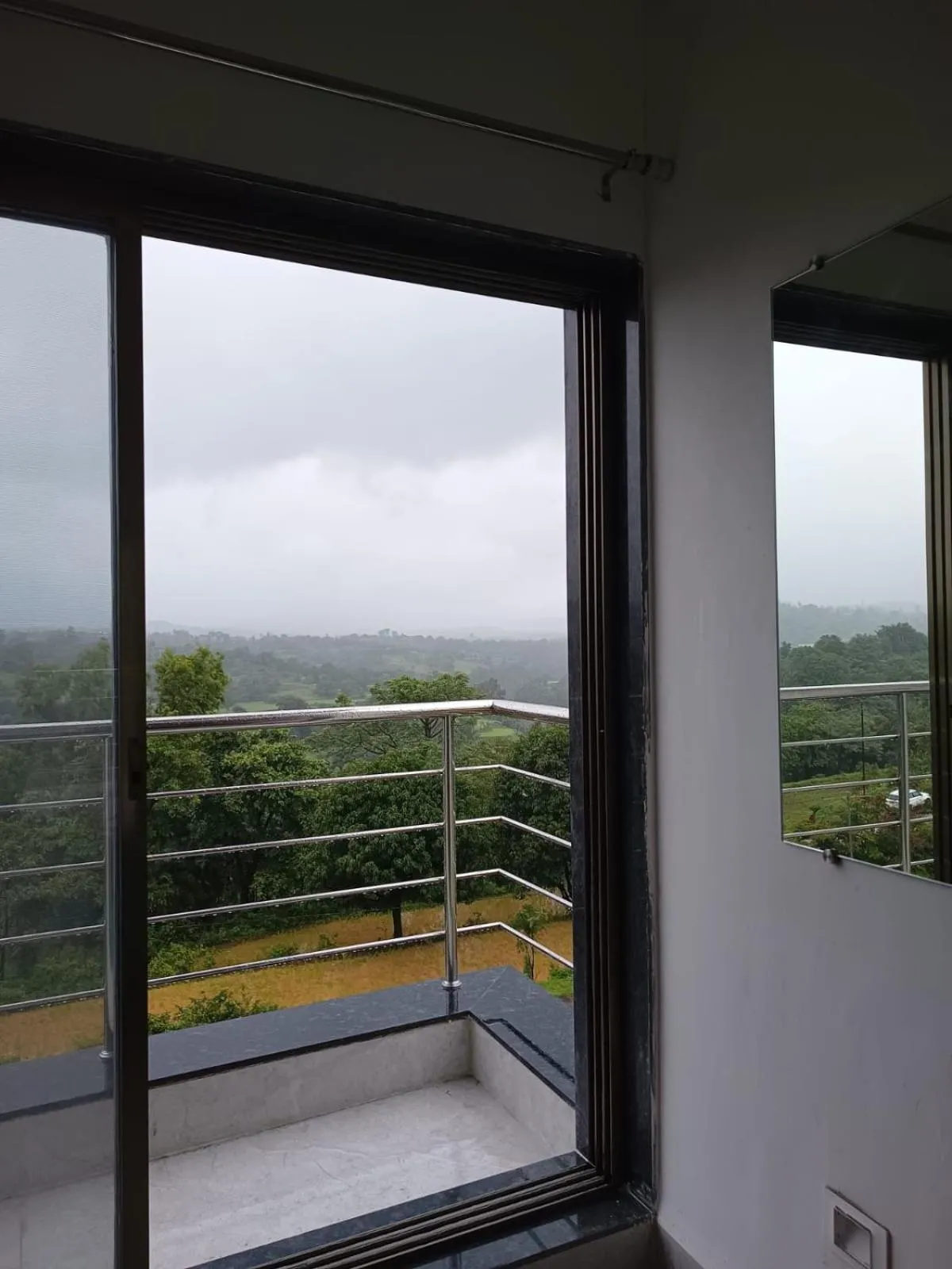 Day in Hotel Randha and Lodging