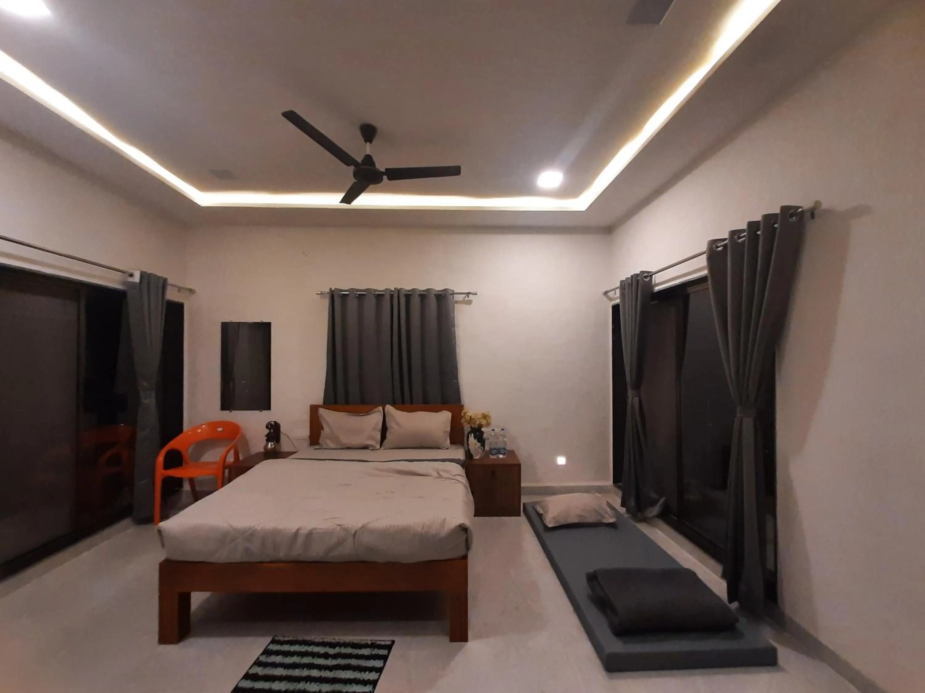 Bed in Hotel Randha and Lodging