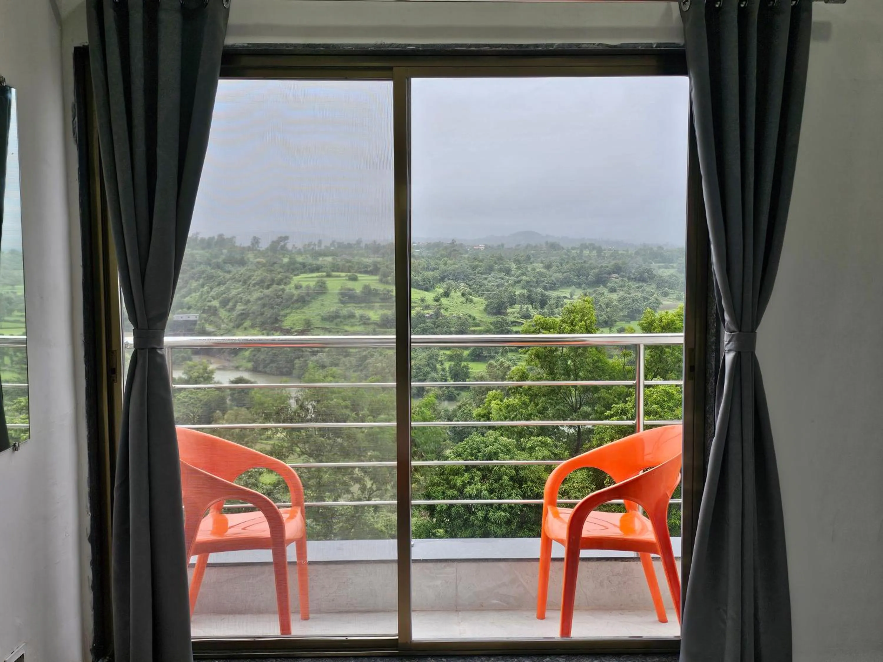 Day in Hotel Randha and Lodging