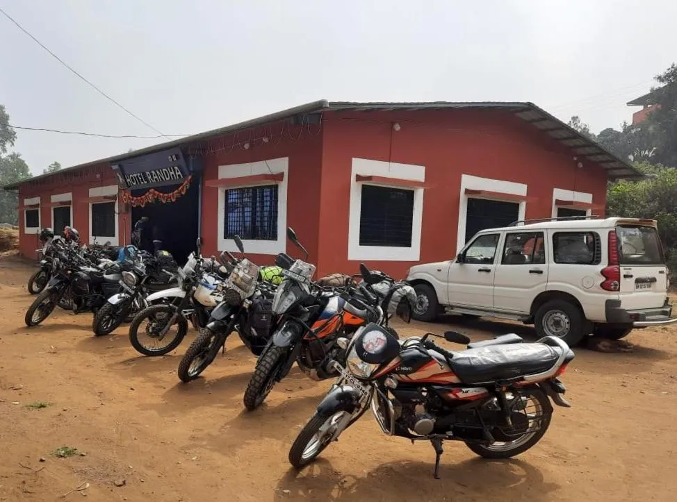 Restaurant/places to eat in Hotel Randha and Lodging