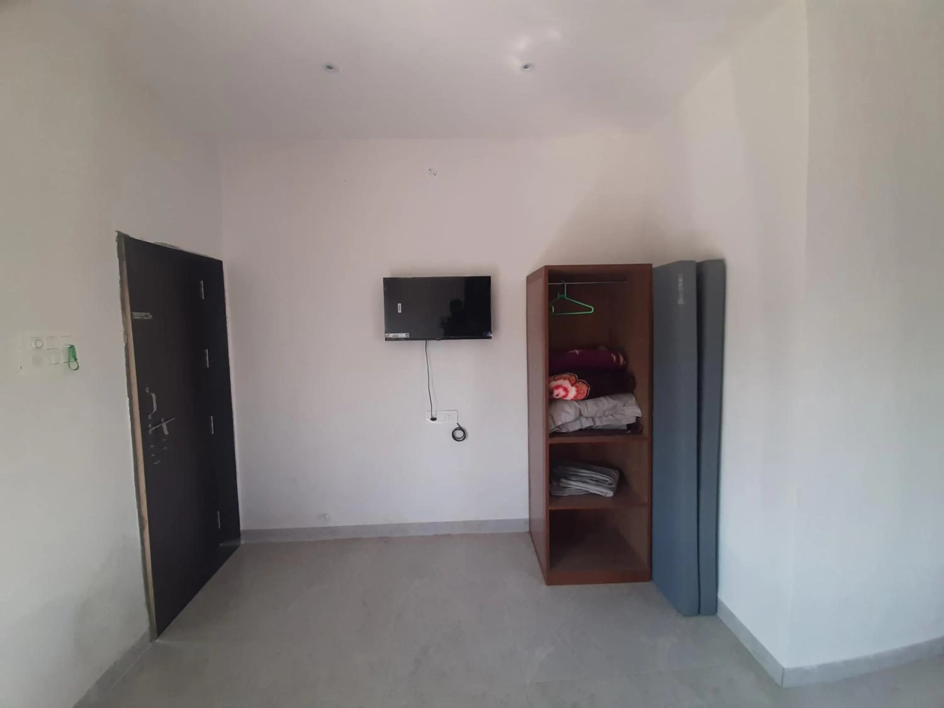 TV and multimedia in Hotel Randha and Lodging