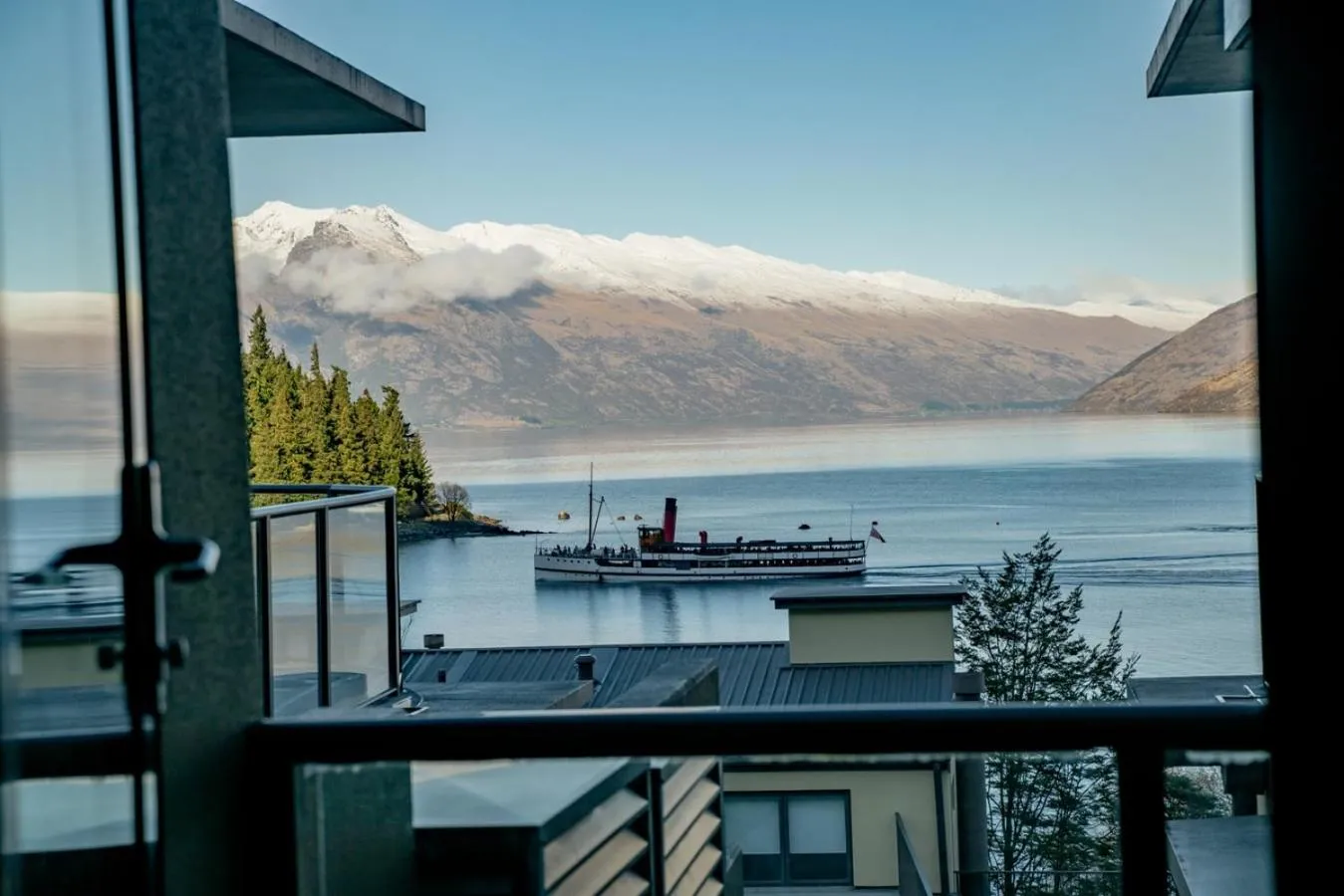 Modern Spacious Town Center Unit with Lake View