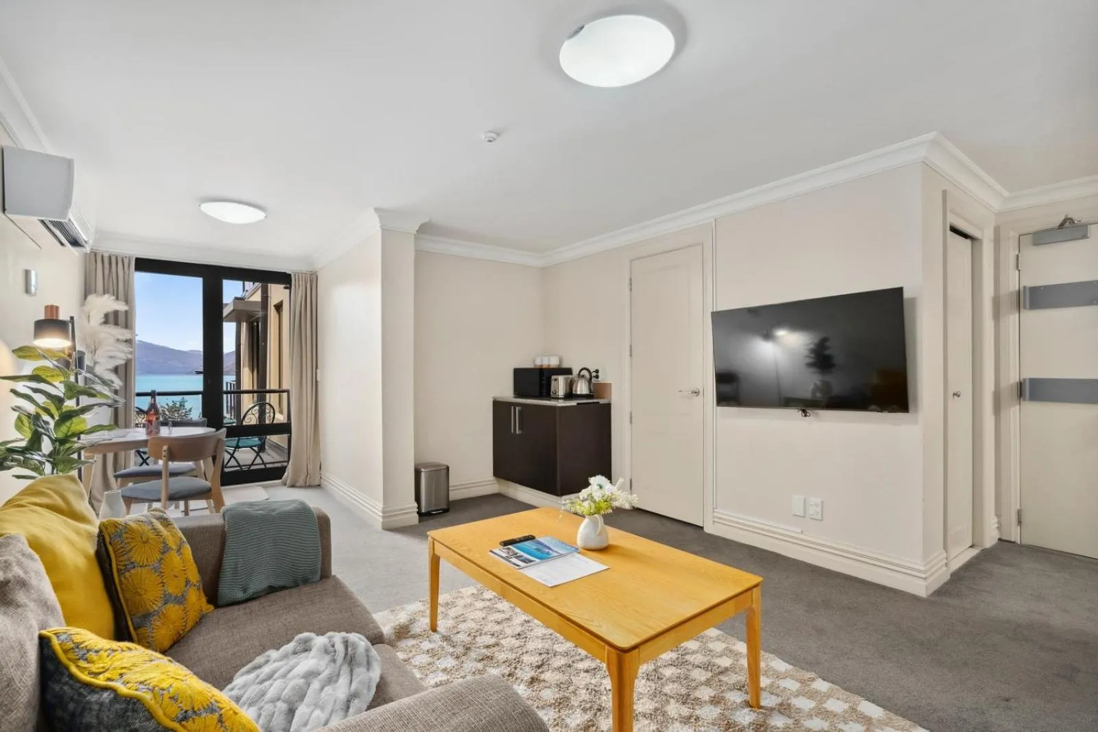 Modern Spacious Town Center Unit with Lake View