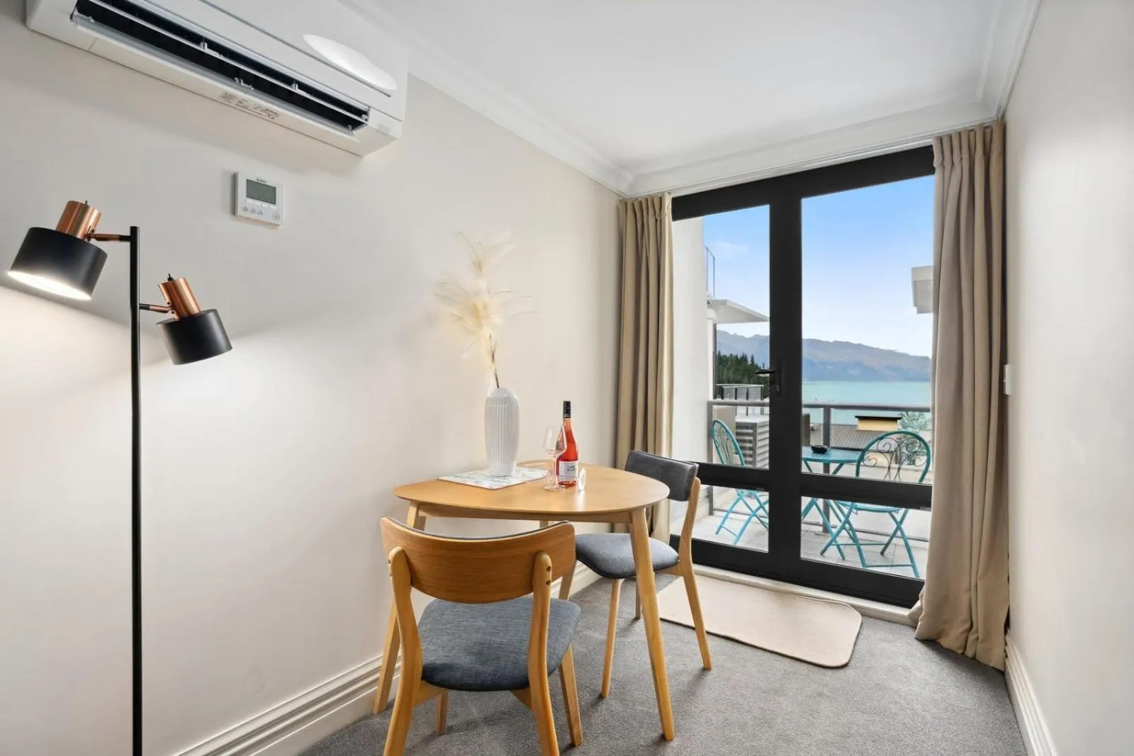 Modern Spacious Town Center Unit with Lake View