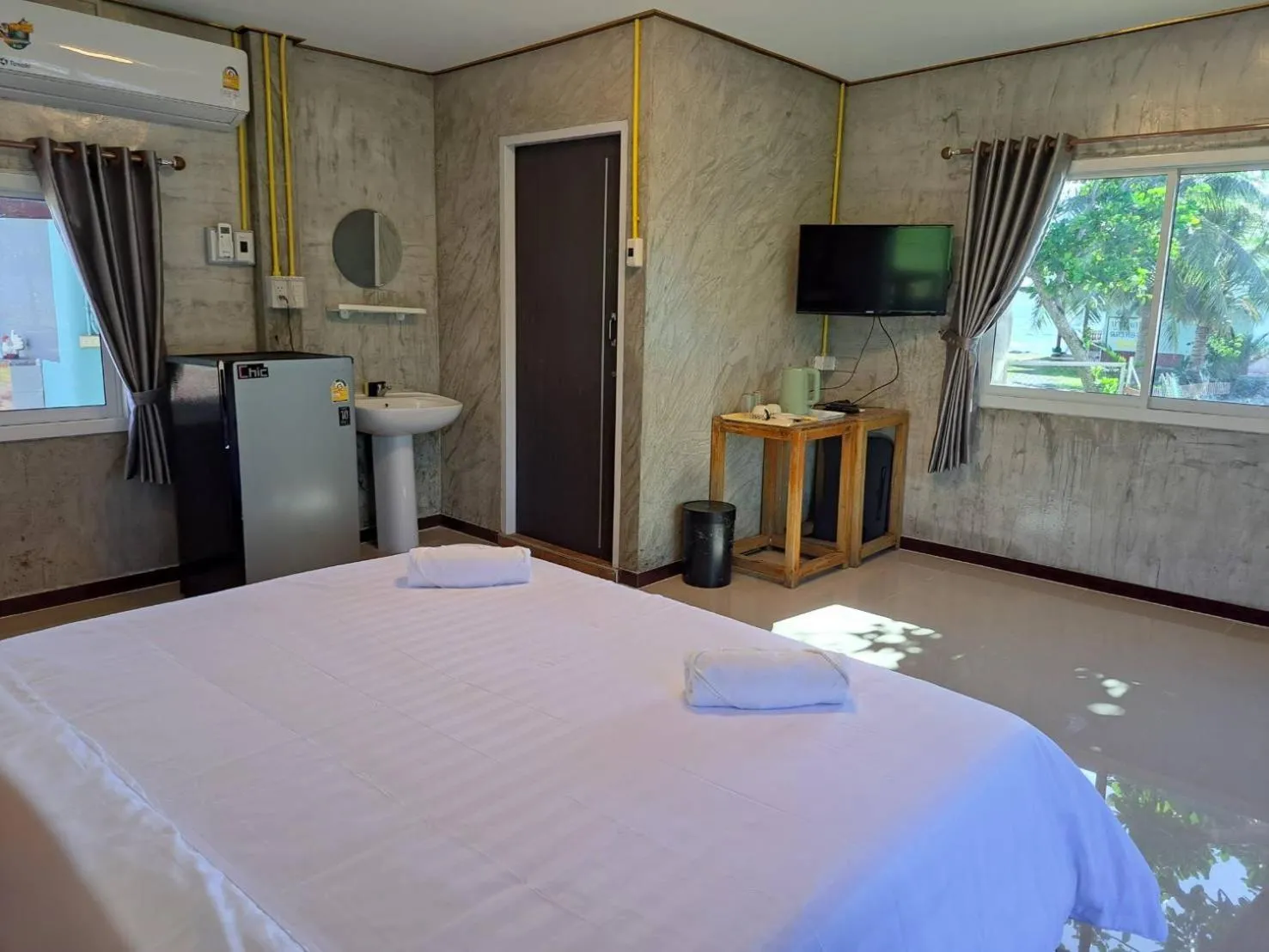 Bedroom, Bed in Lomtalay Resort Trat