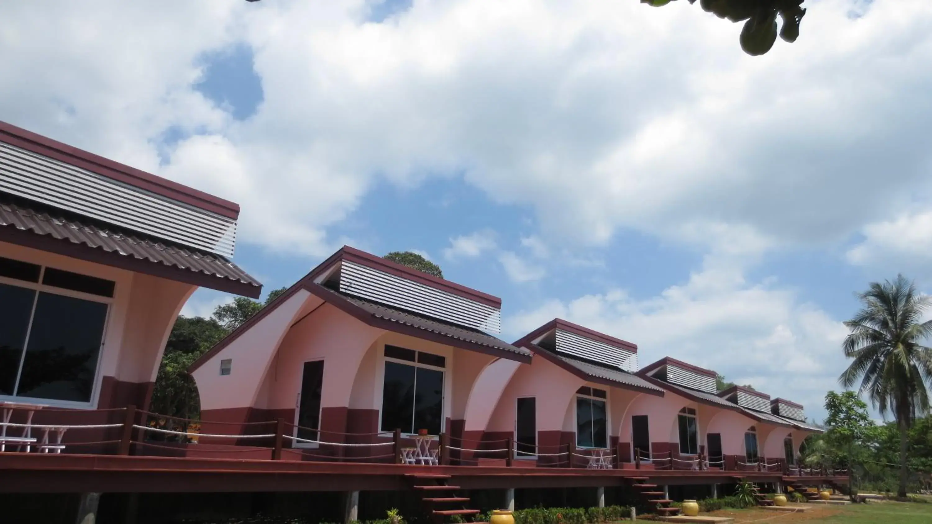 Facade/entrance in Lomtalay Resort Trat Facade/entrance in Lomtalay Resort Trat