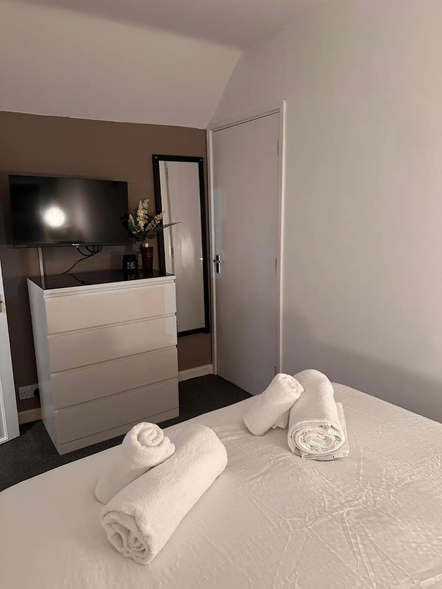 Bed in The Old Black Horse Inn