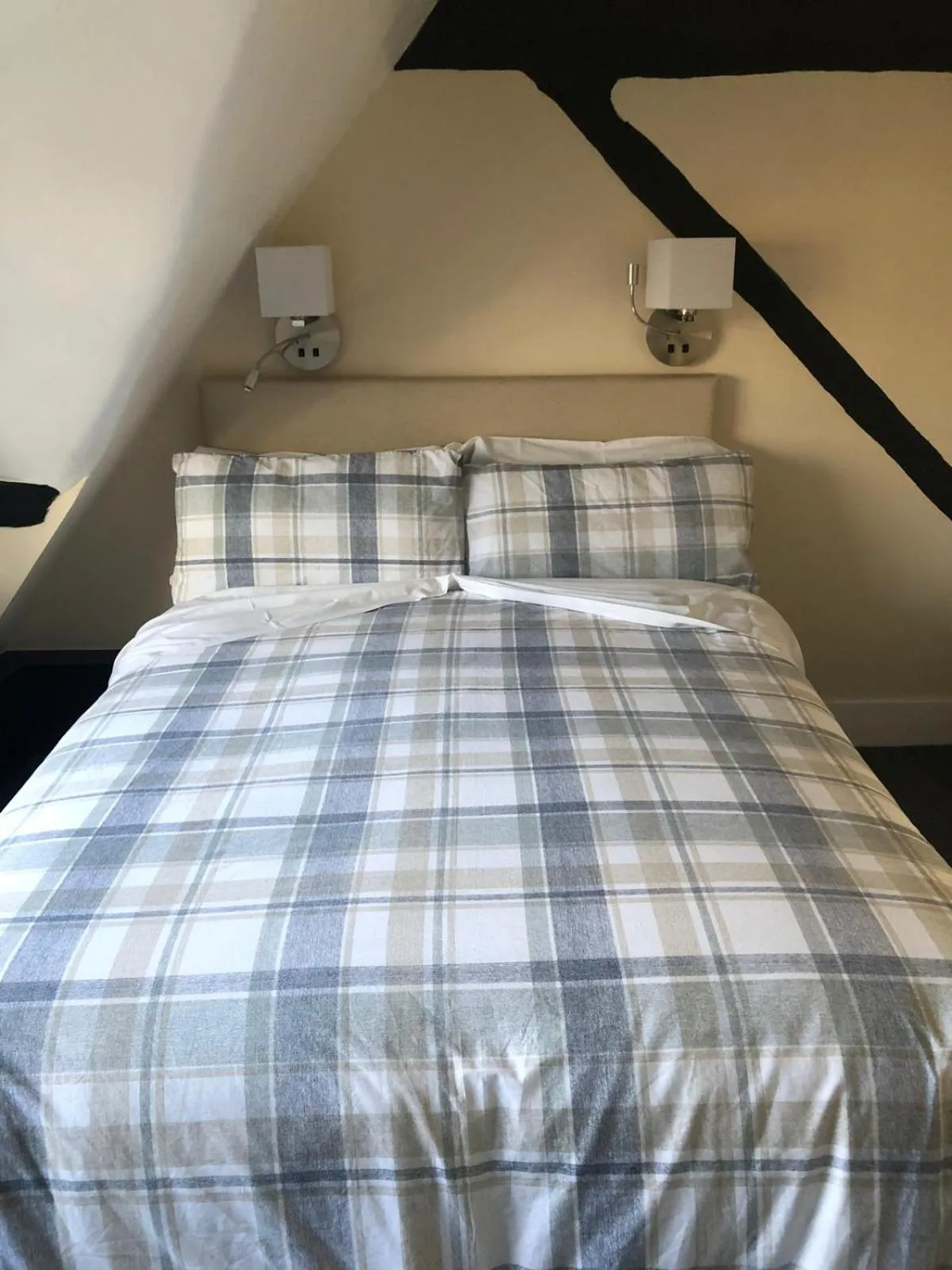 Bed in The Old Black Horse Inn