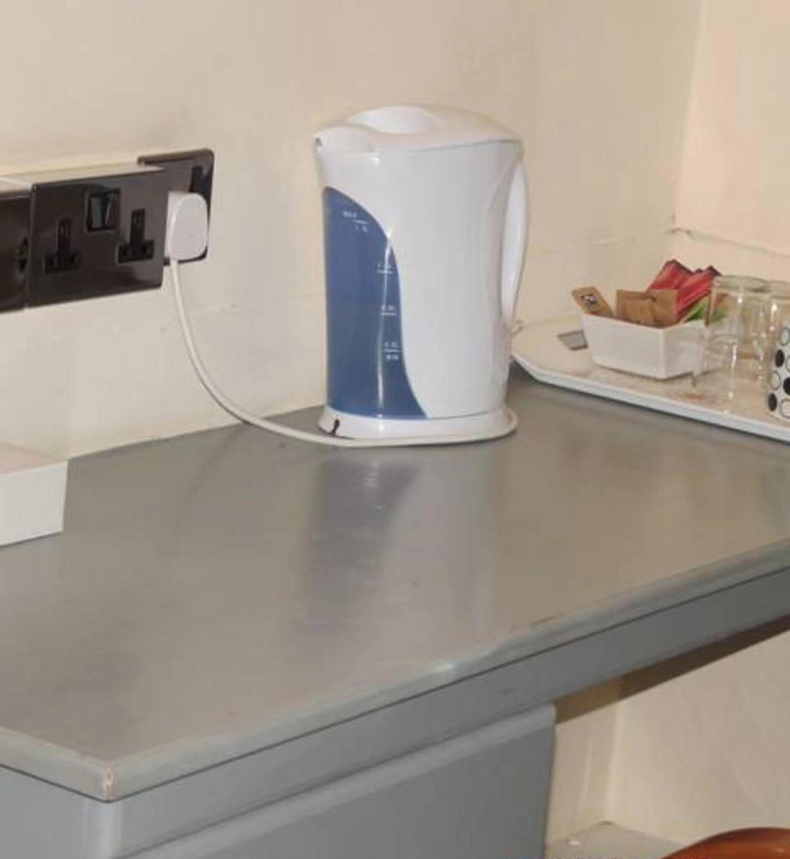 Coffee/tea facilities in The Old Black Horse Inn