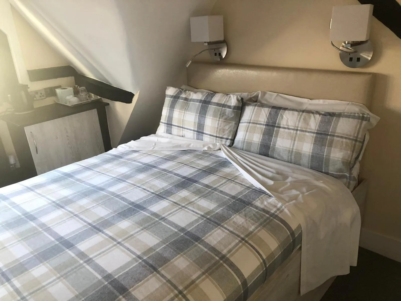 Bed in The Old Black Horse Inn