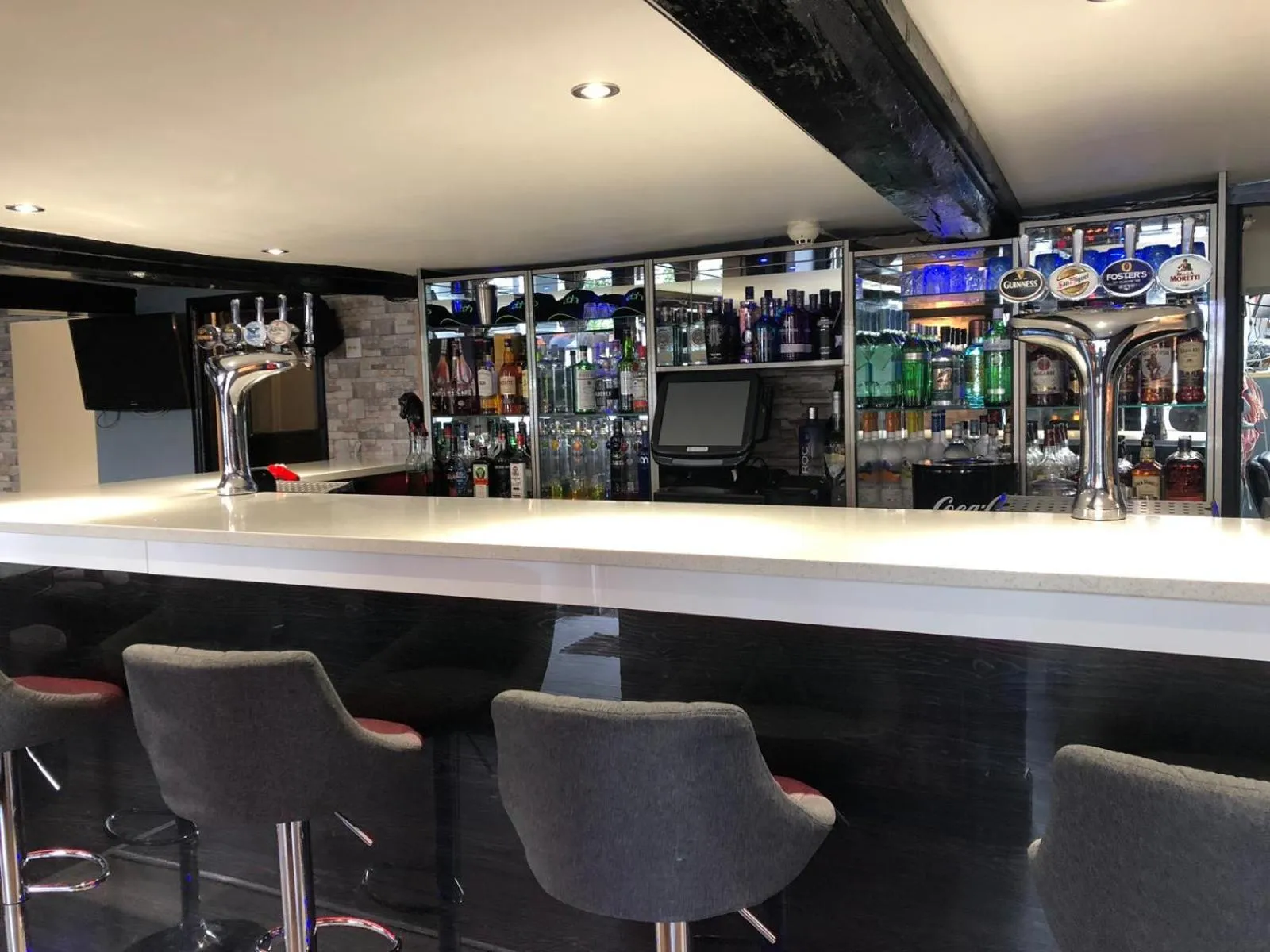 The Old Black Horse Inn