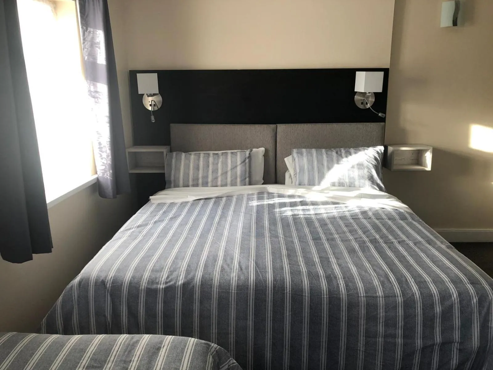 Bed in The Old Black Horse Inn