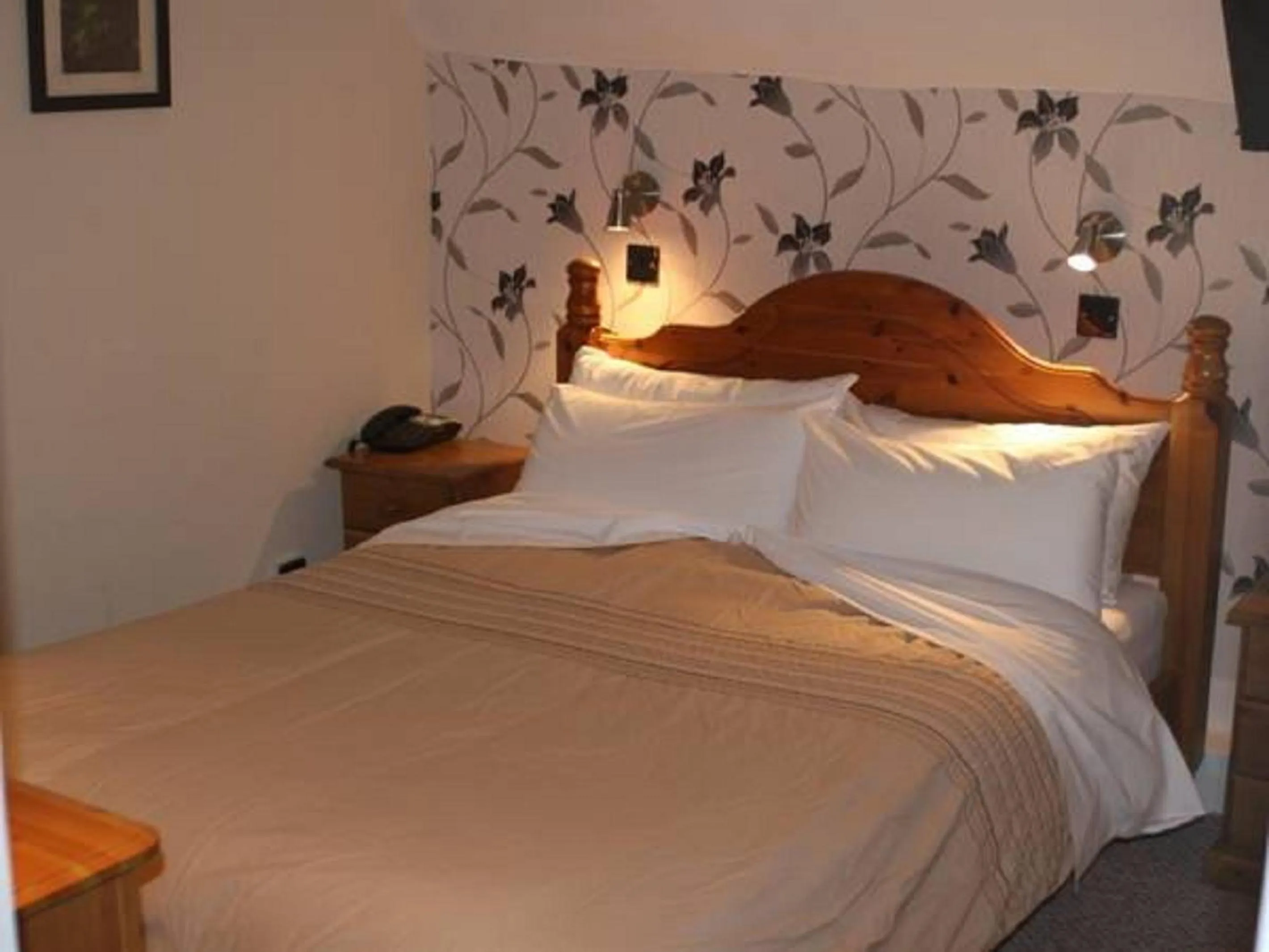 Bed in The Old Black Horse Inn