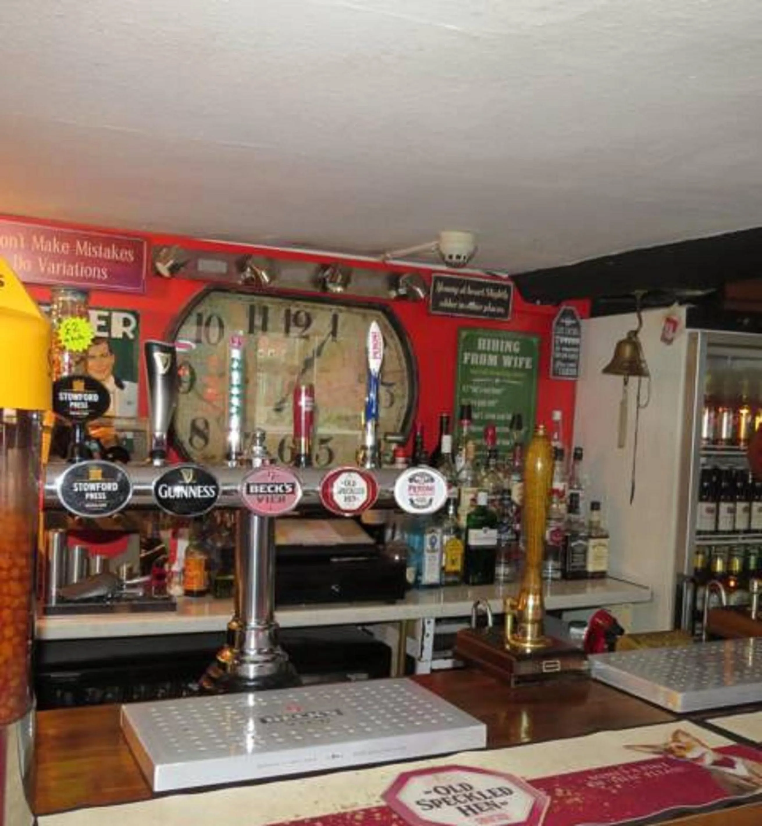 Lounge or bar in The Old Black Horse Inn
