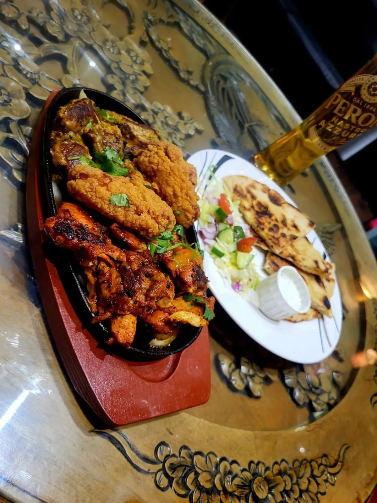 Restaurant/places to eat in The Old Black Horse Inn